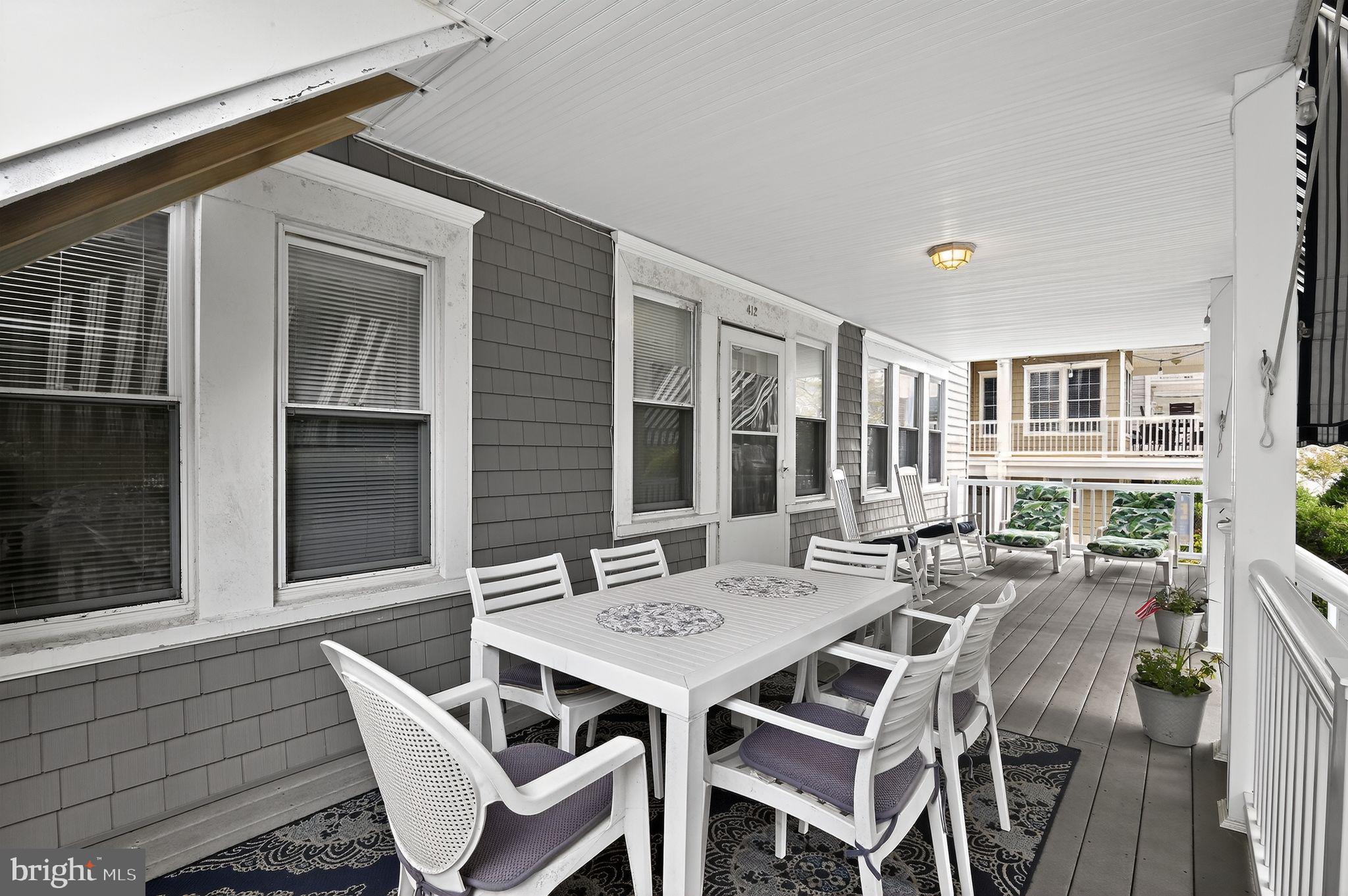 412 CORINTHIAN AVENUE