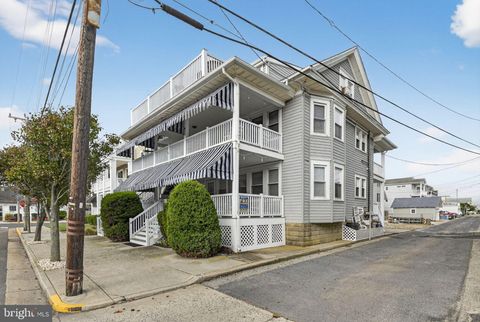 Photo of 412 Corinthian Avenue, OCEAN CITY, NJ 08226 (MLS # NJCM2006146)