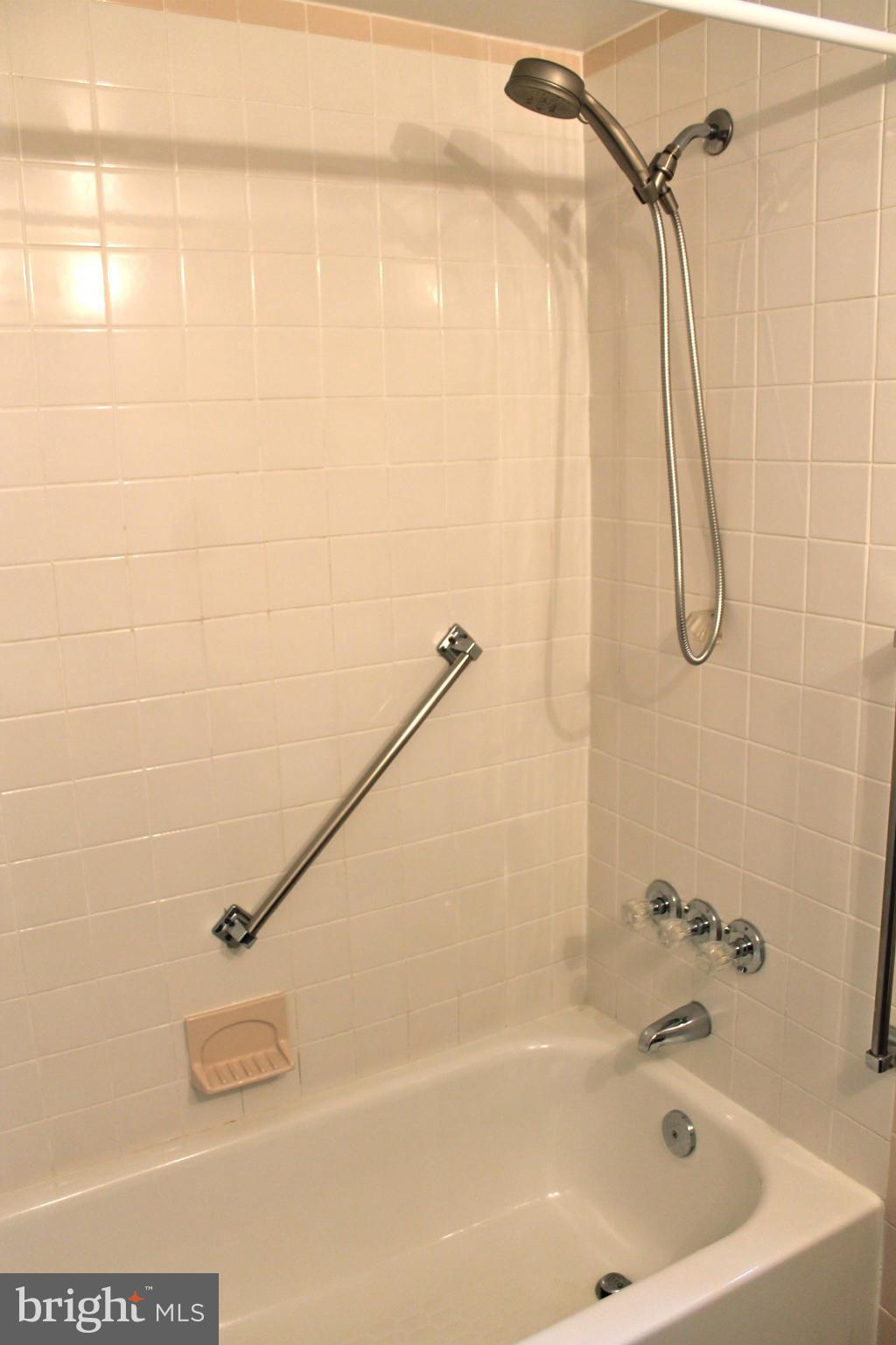 WHITNEYS LANDING - Residential Lease