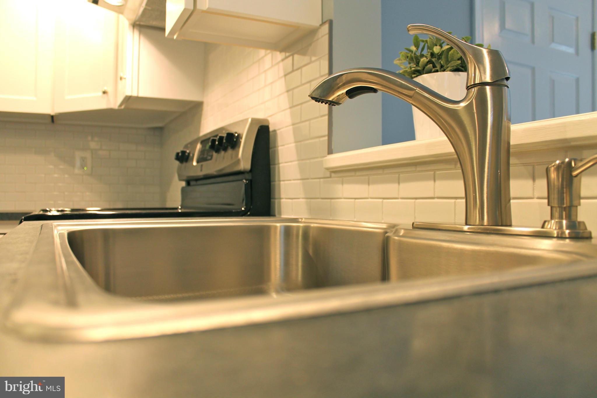 WHITNEYS LANDING - Residential Lease