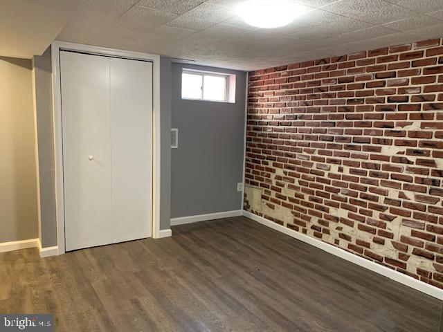 EASTWOOD - Residential Lease