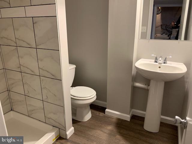 EASTWOOD - Residential Lease