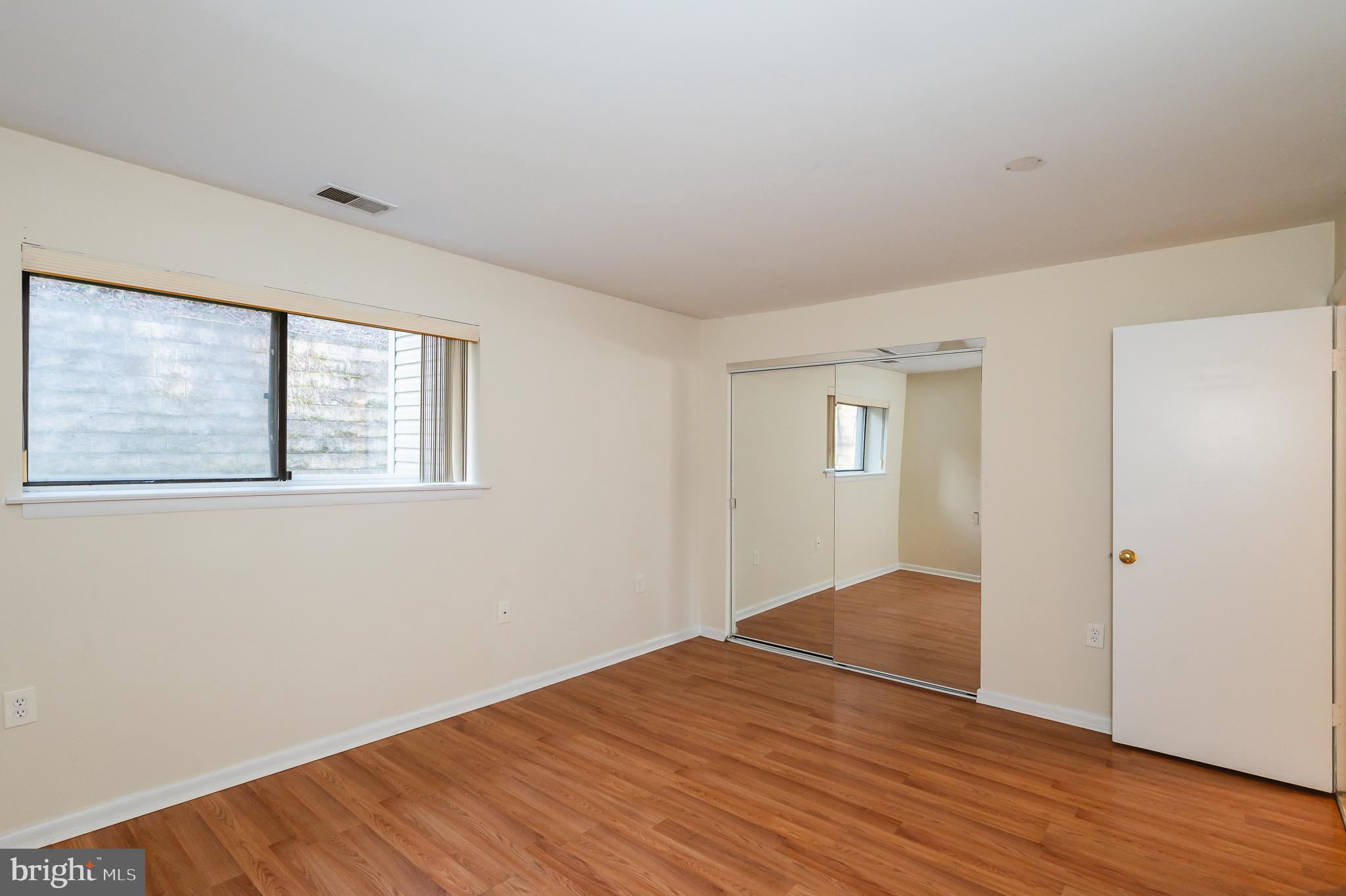 LODGE AT MCDONGH - Residential Lease