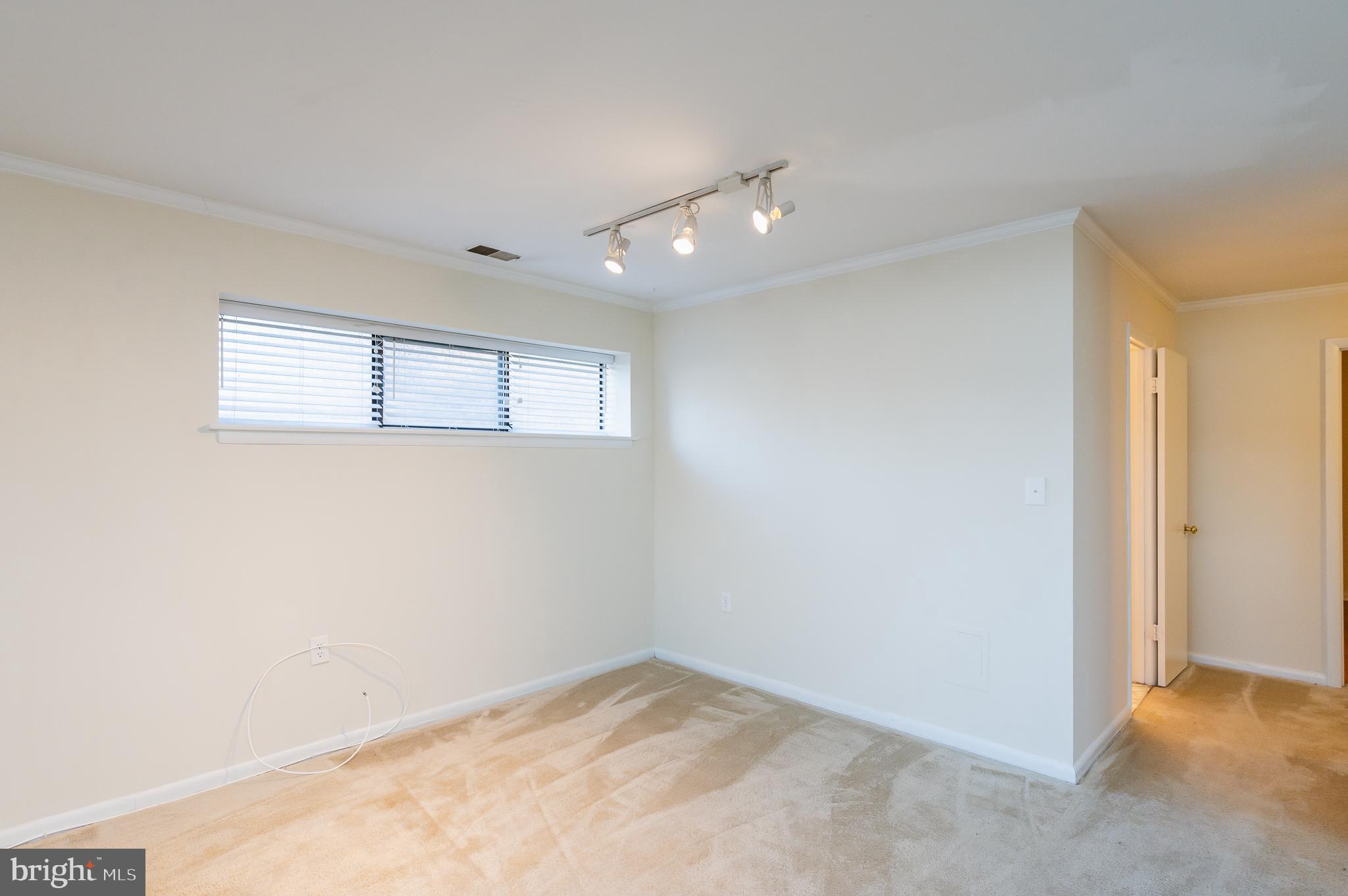 LODGE AT MCDONGH - Residential Lease