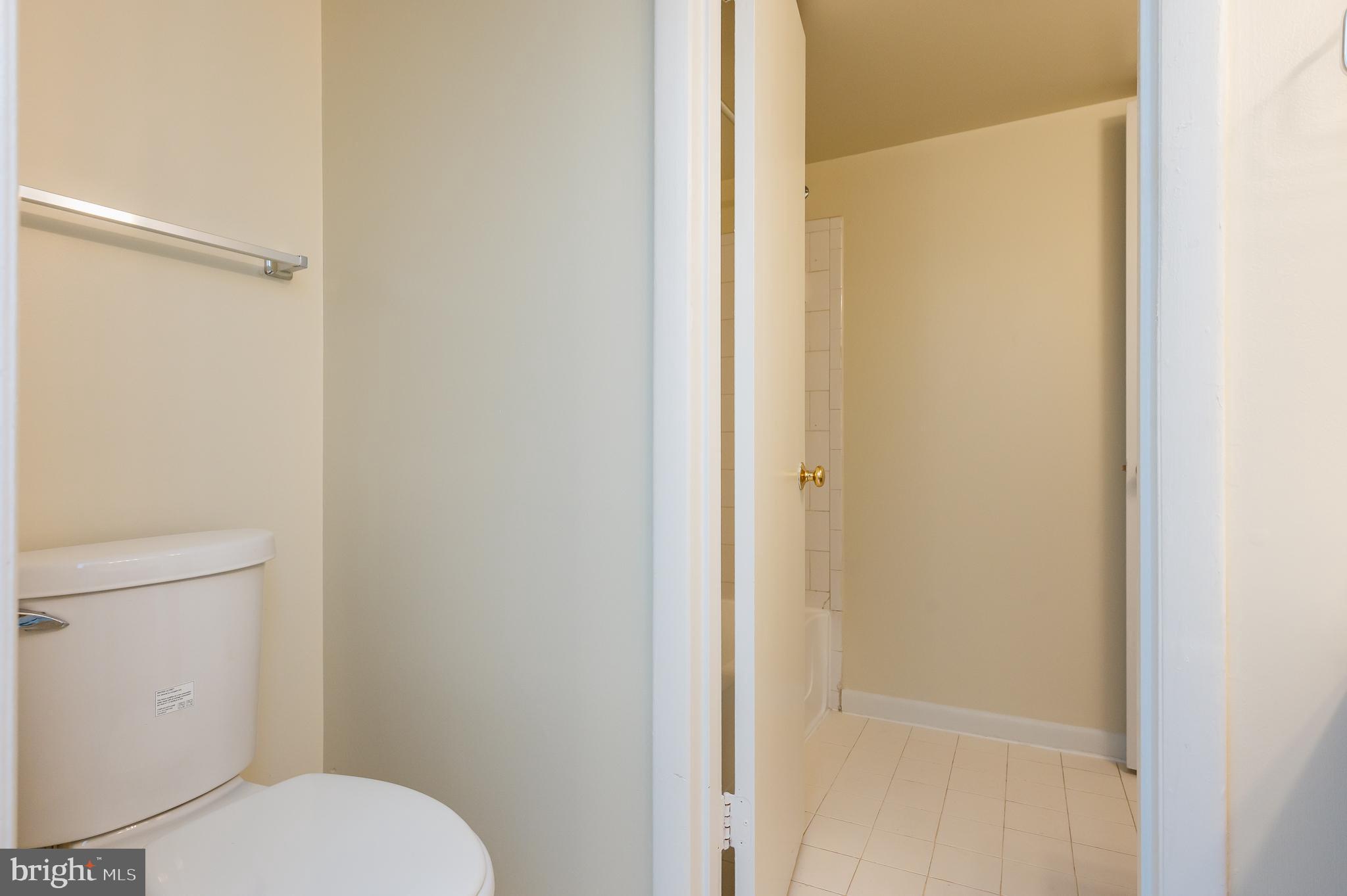 LODGE AT MCDONGH - Residential Lease