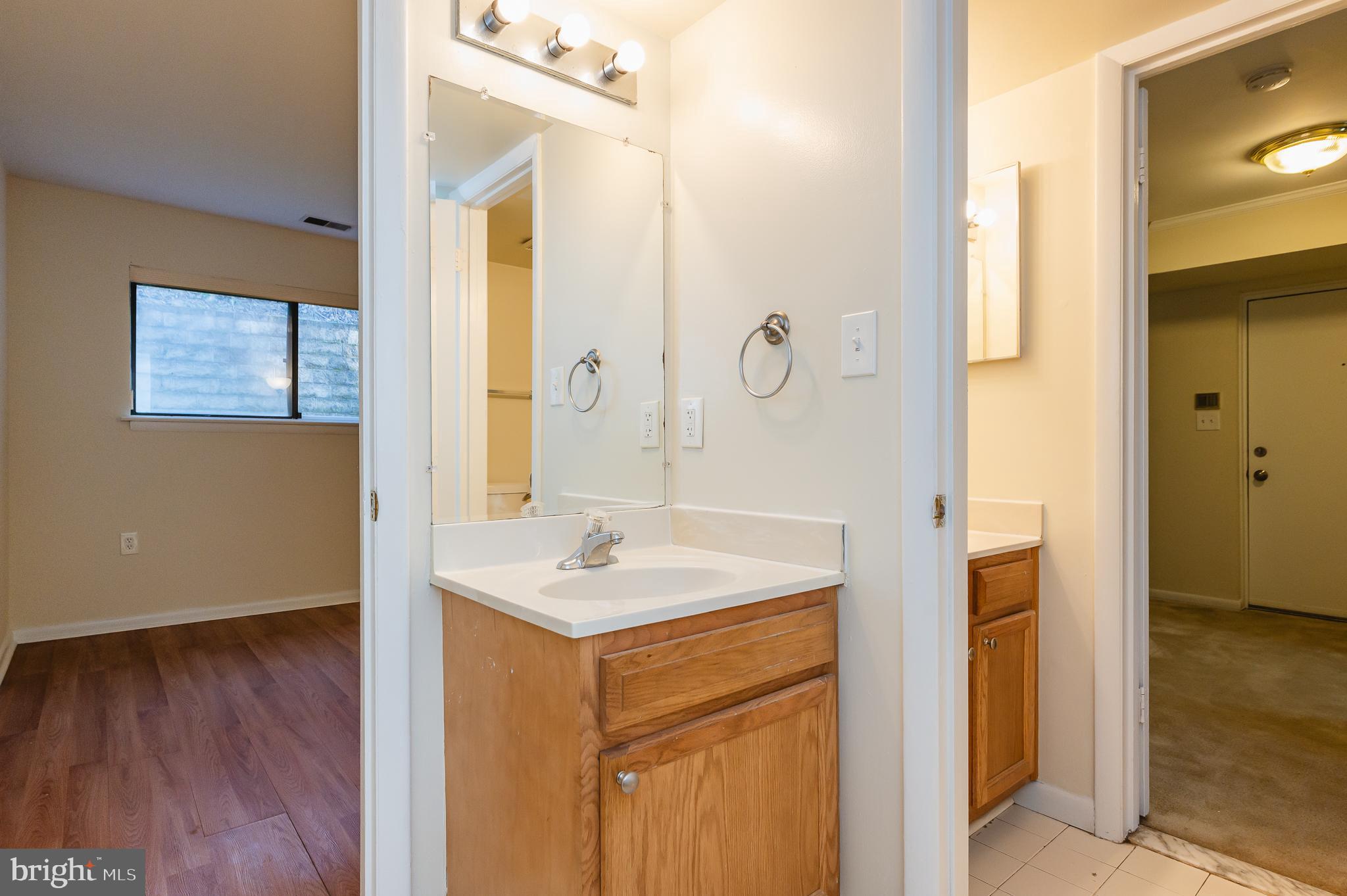 LODGE AT MCDONGH - Residential Lease