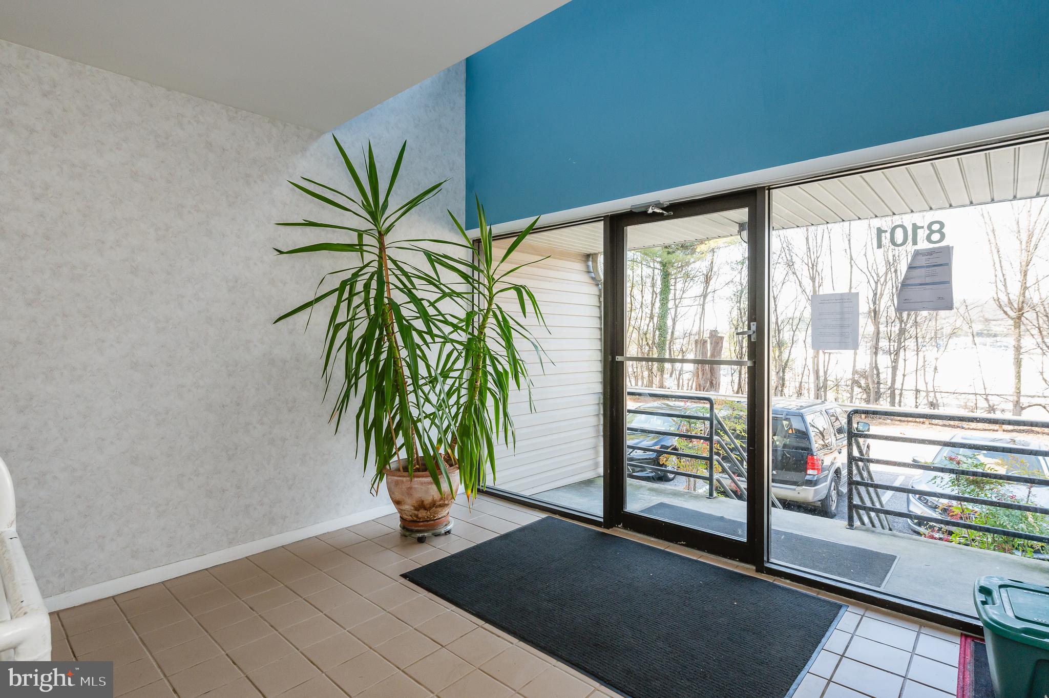 LODGE AT MCDONGH - Residential Lease