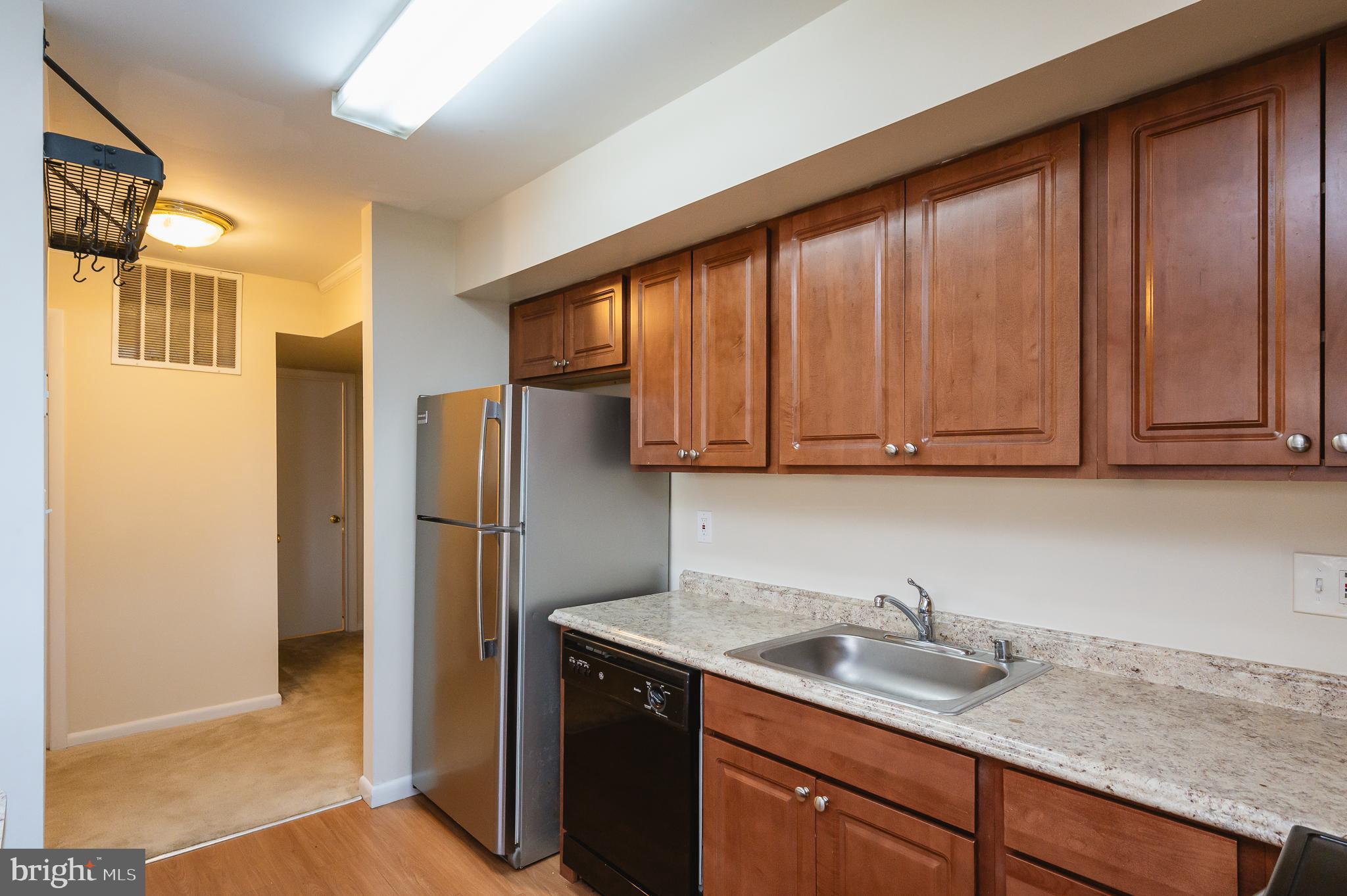 LODGE AT MCDONGH - Residential Lease