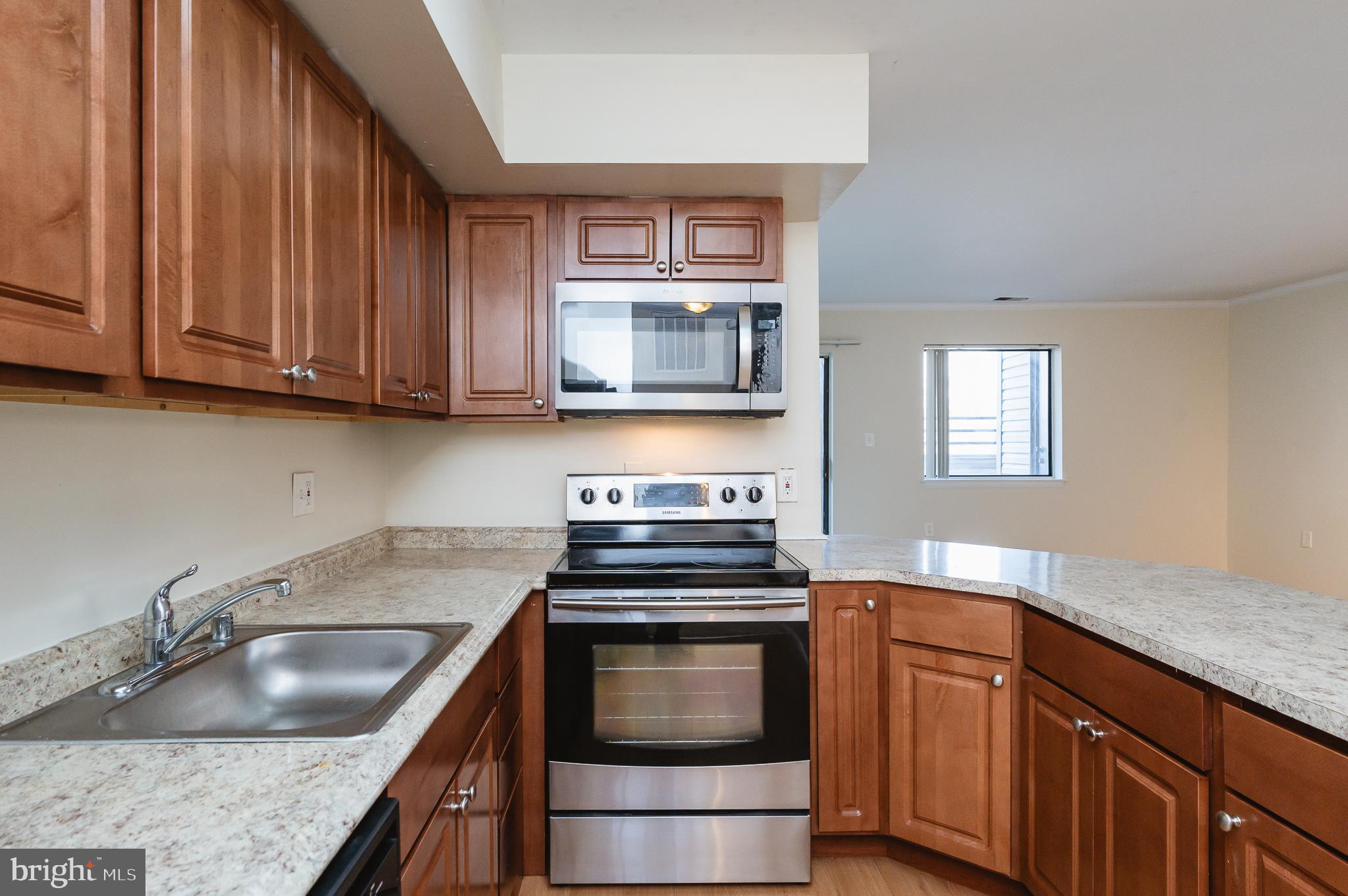 LODGE AT MCDONGH - Residential Lease