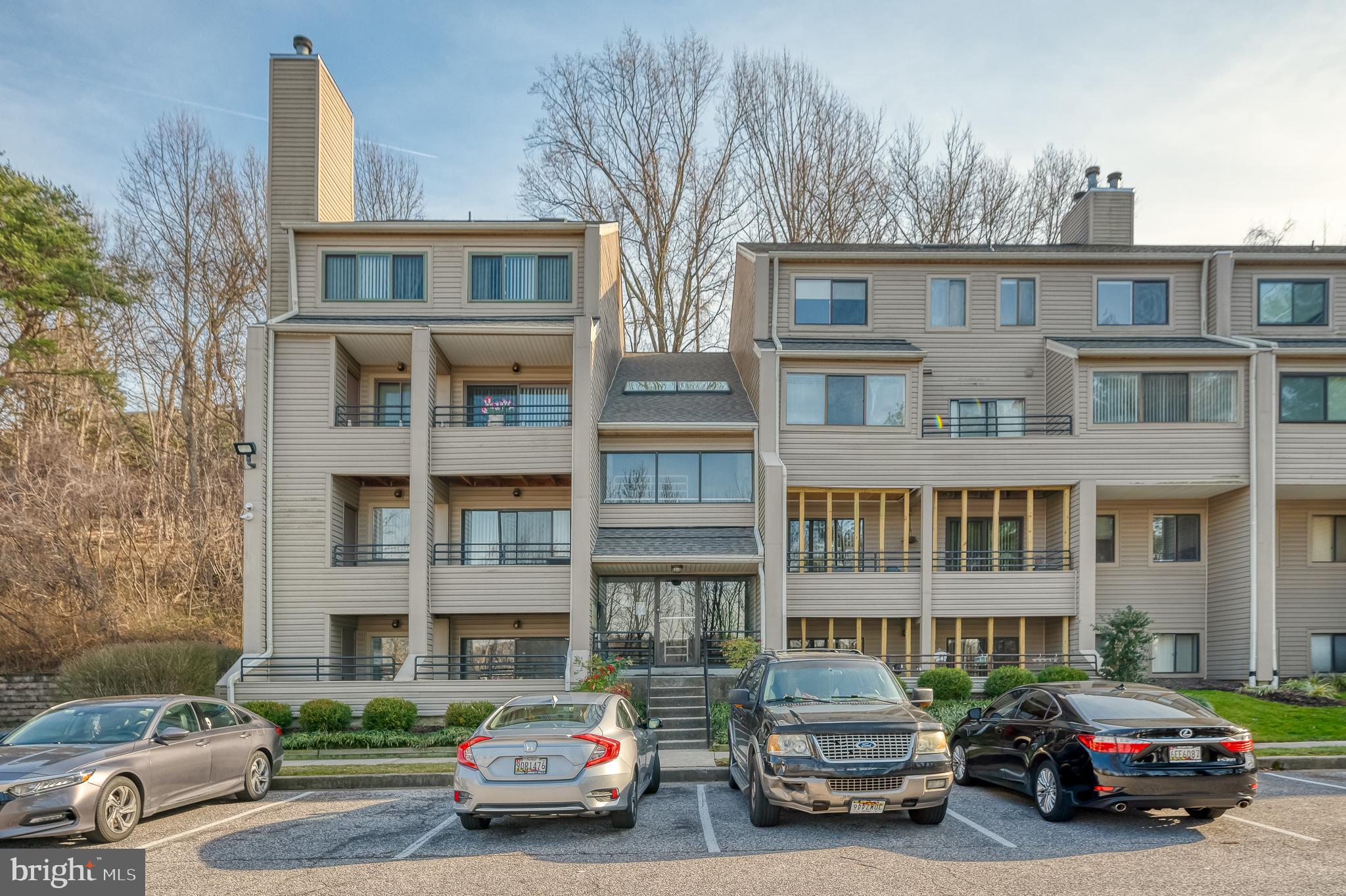 LODGE AT MCDONGH - Residential Lease