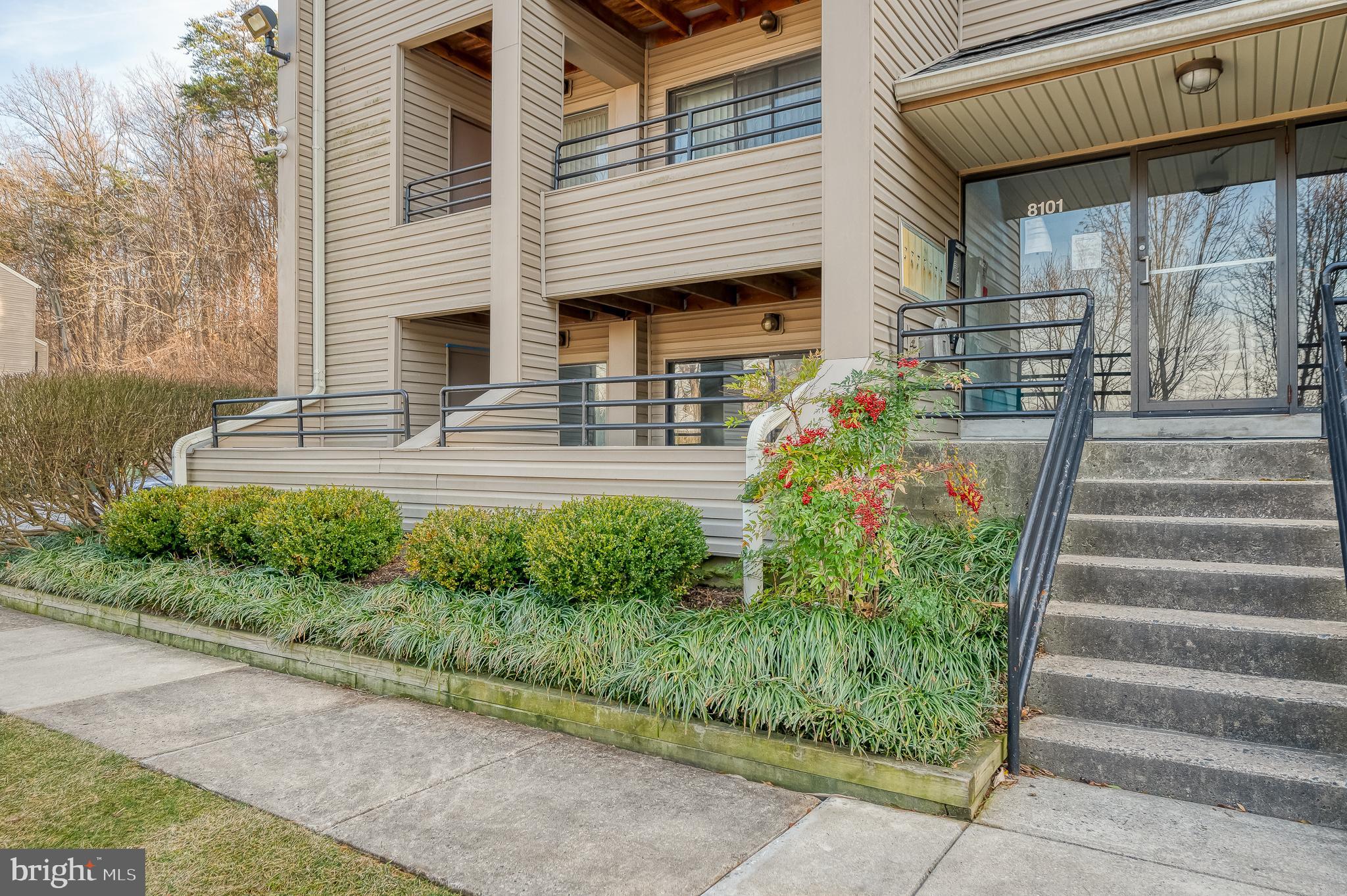 LODGE AT MCDONGH - Residential Lease