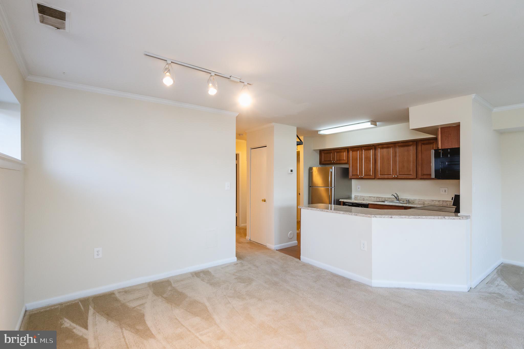 LODGE AT MCDONGH - Residential Lease