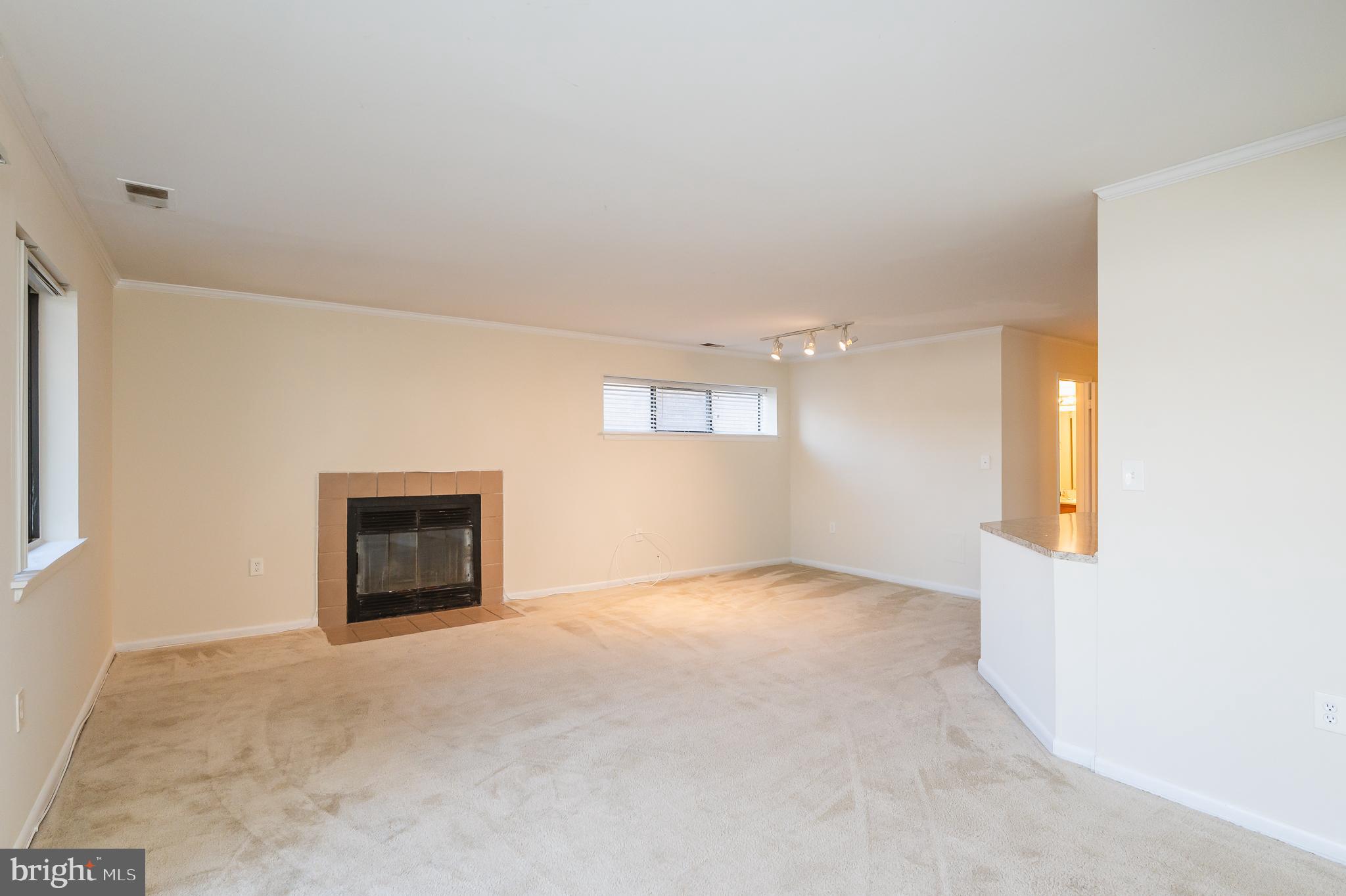 LODGE AT MCDONGH - Residential Lease