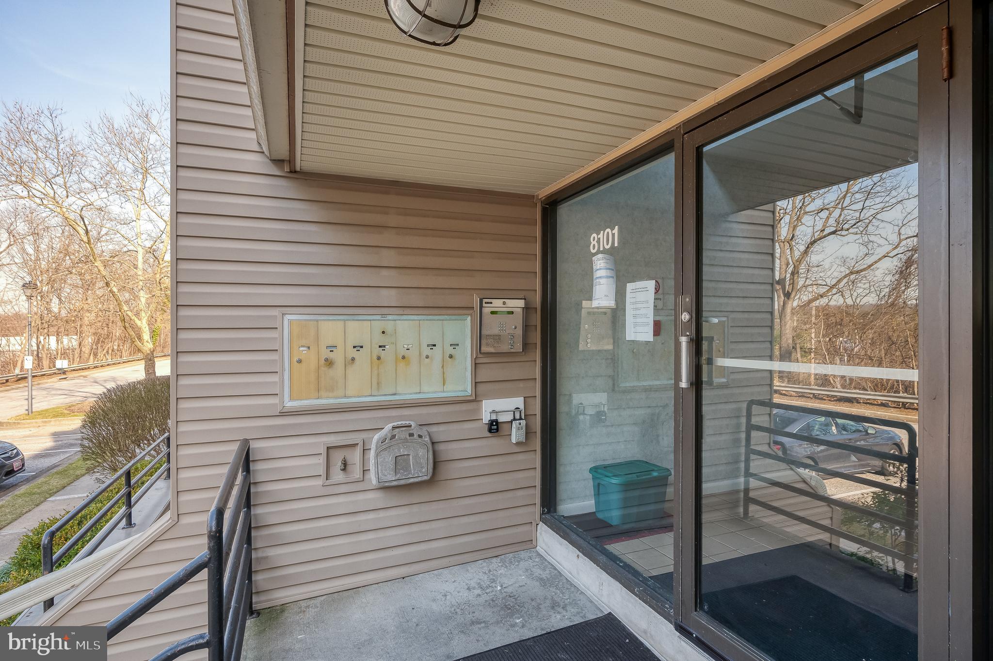 LODGE AT MCDONGH - Residential Lease