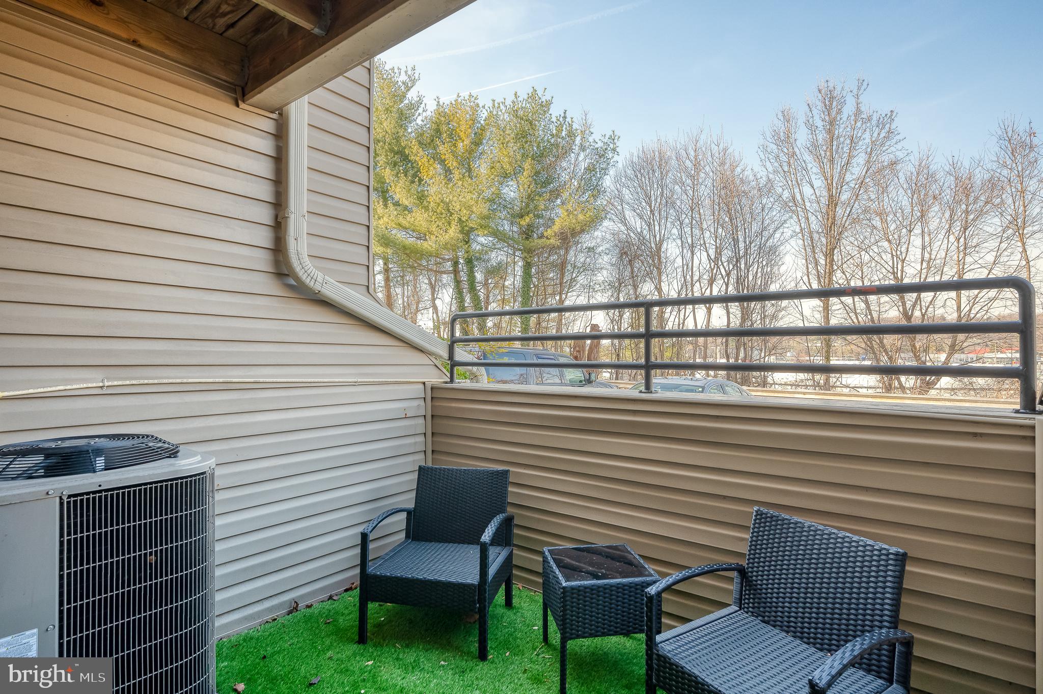 LODGE AT MCDONGH - Residential Lease