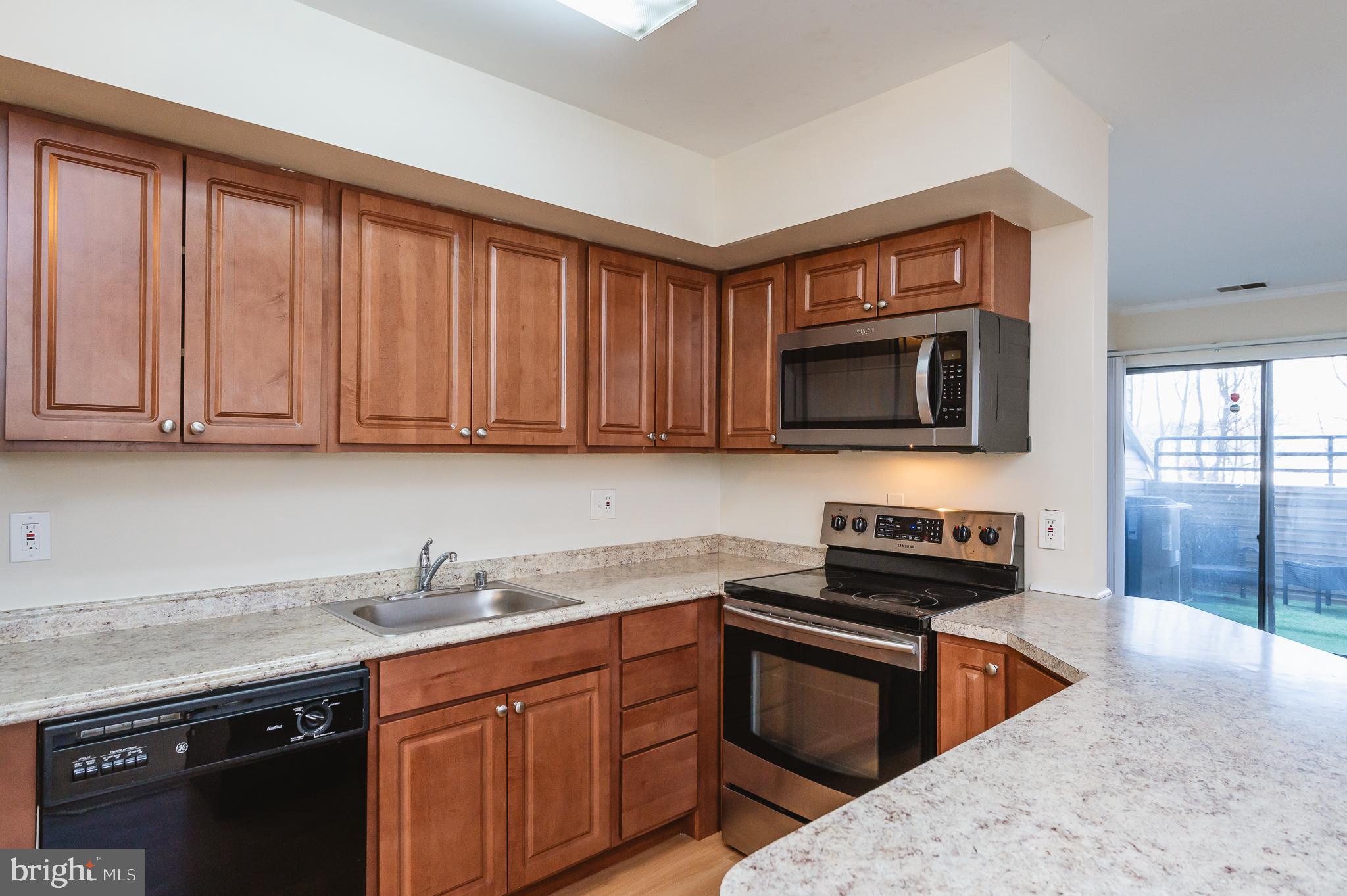 LODGE AT MCDONGH - Residential Lease