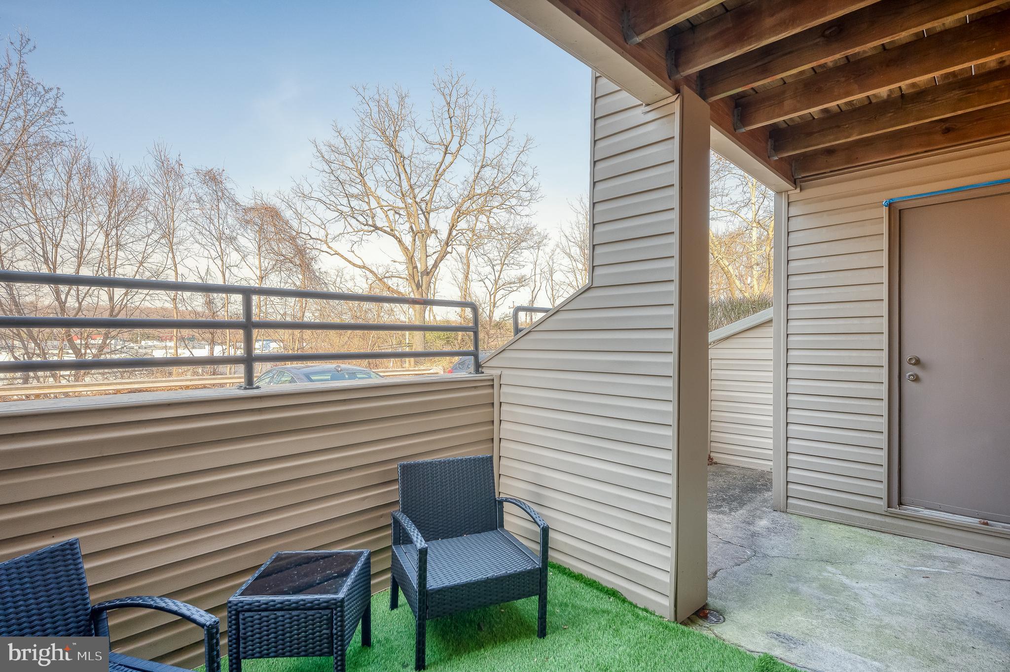 LODGE AT MCDONGH - Residential Lease