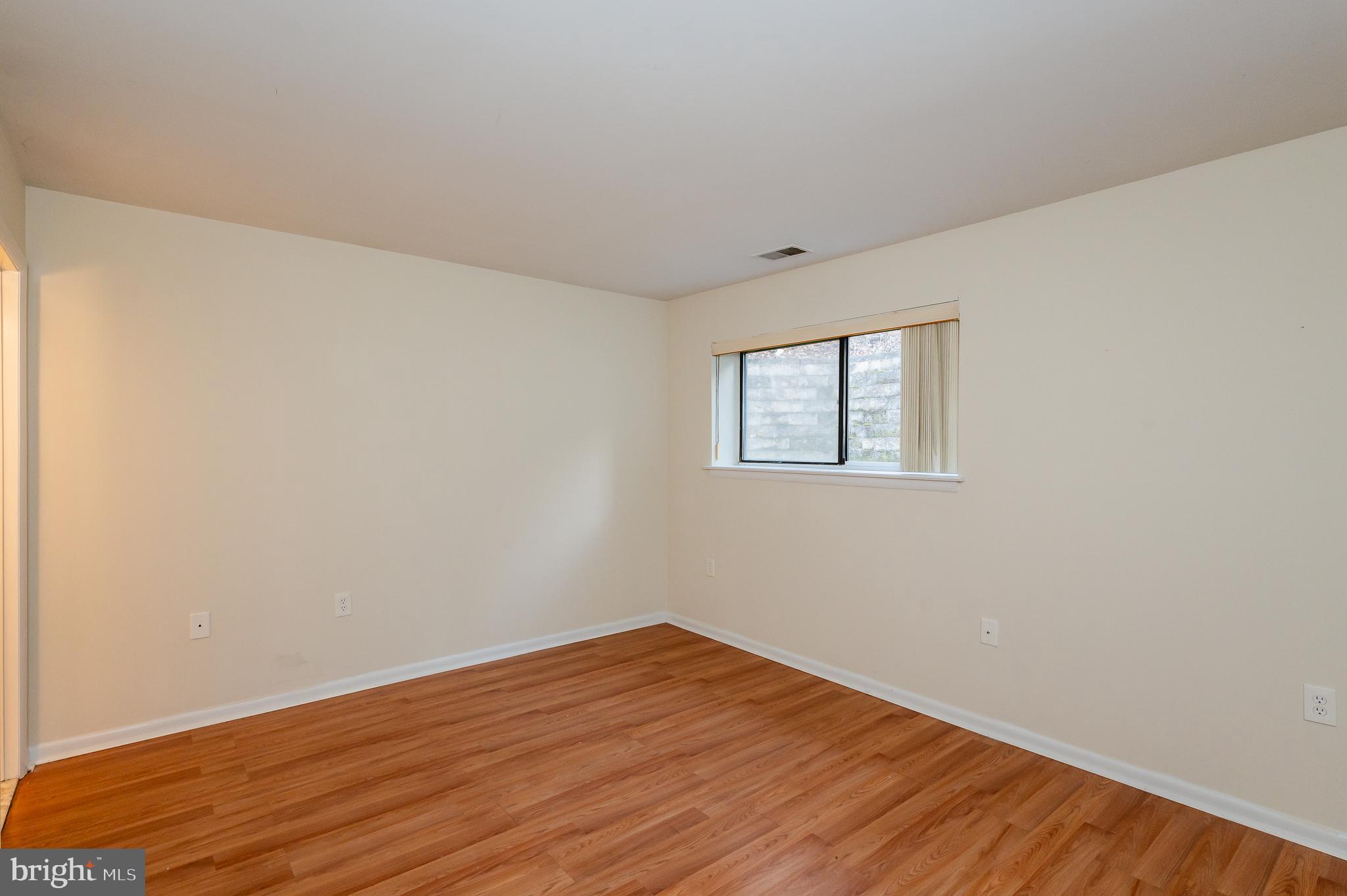 LODGE AT MCDONGH - Residential Lease