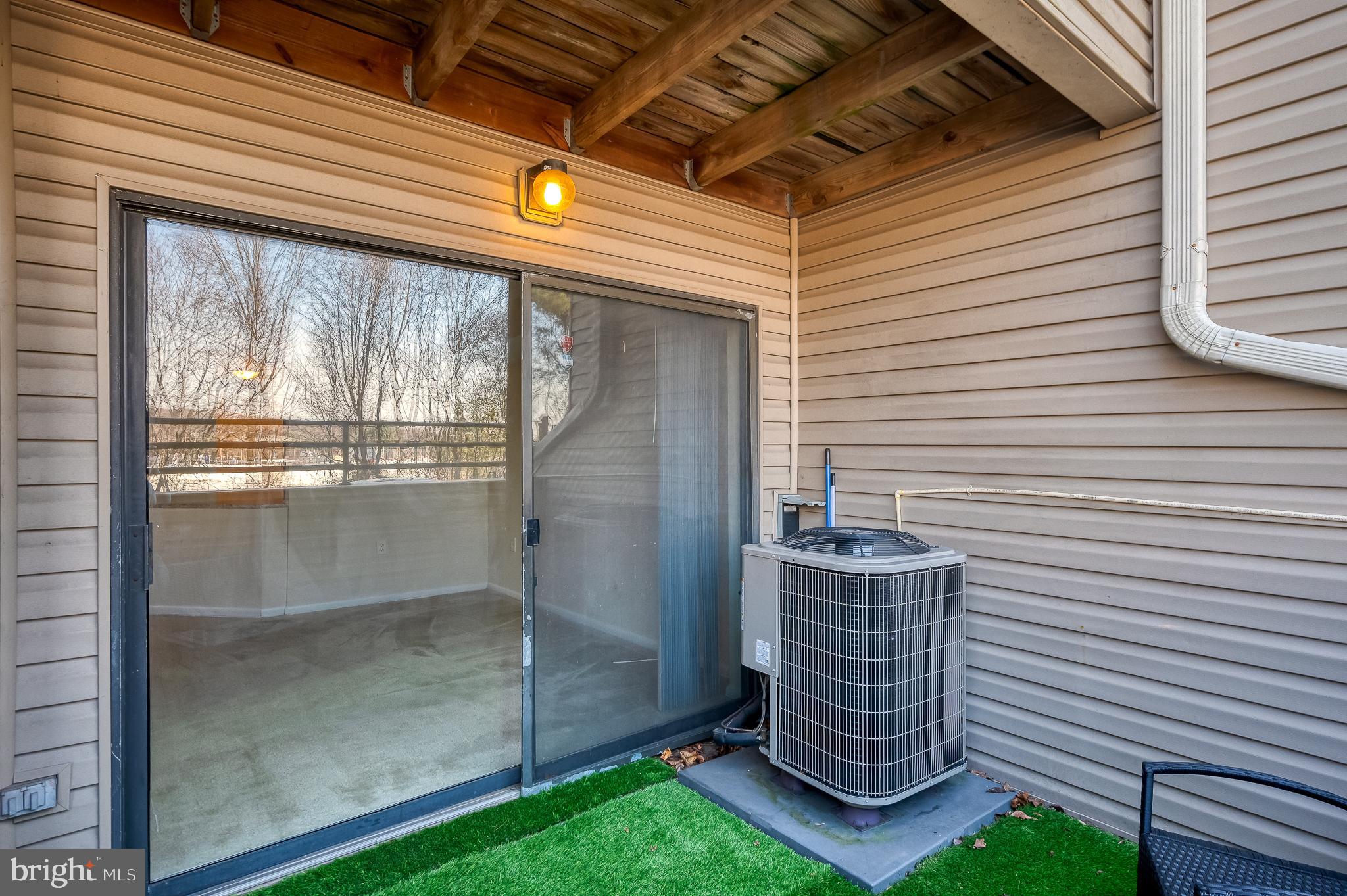 LODGE AT MCDONGH - Residential Lease