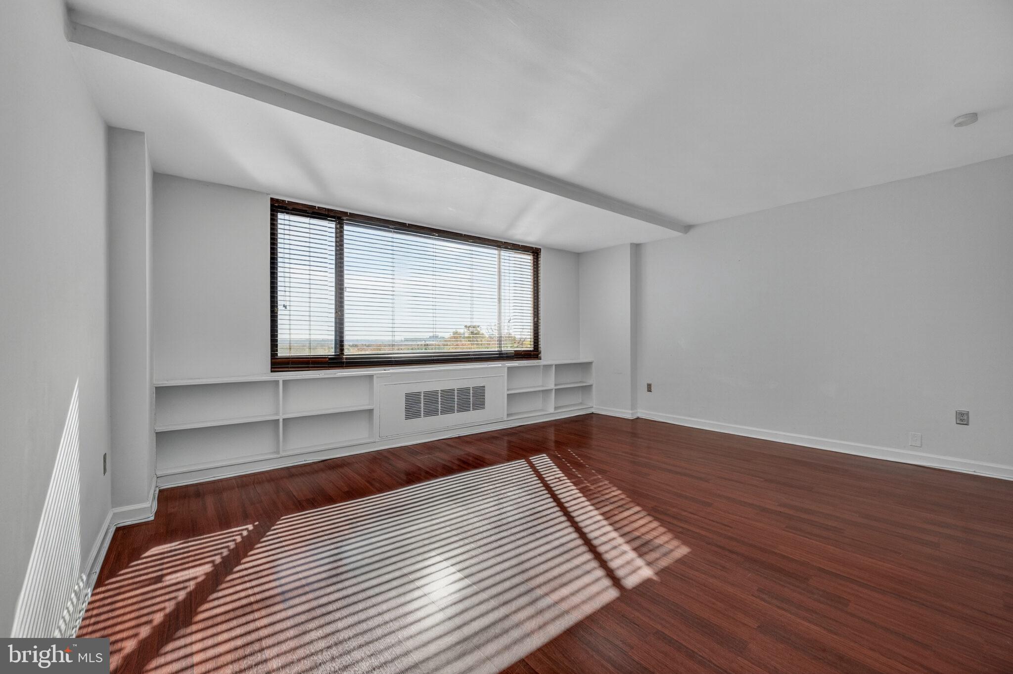 RIVER PLACE - Residential