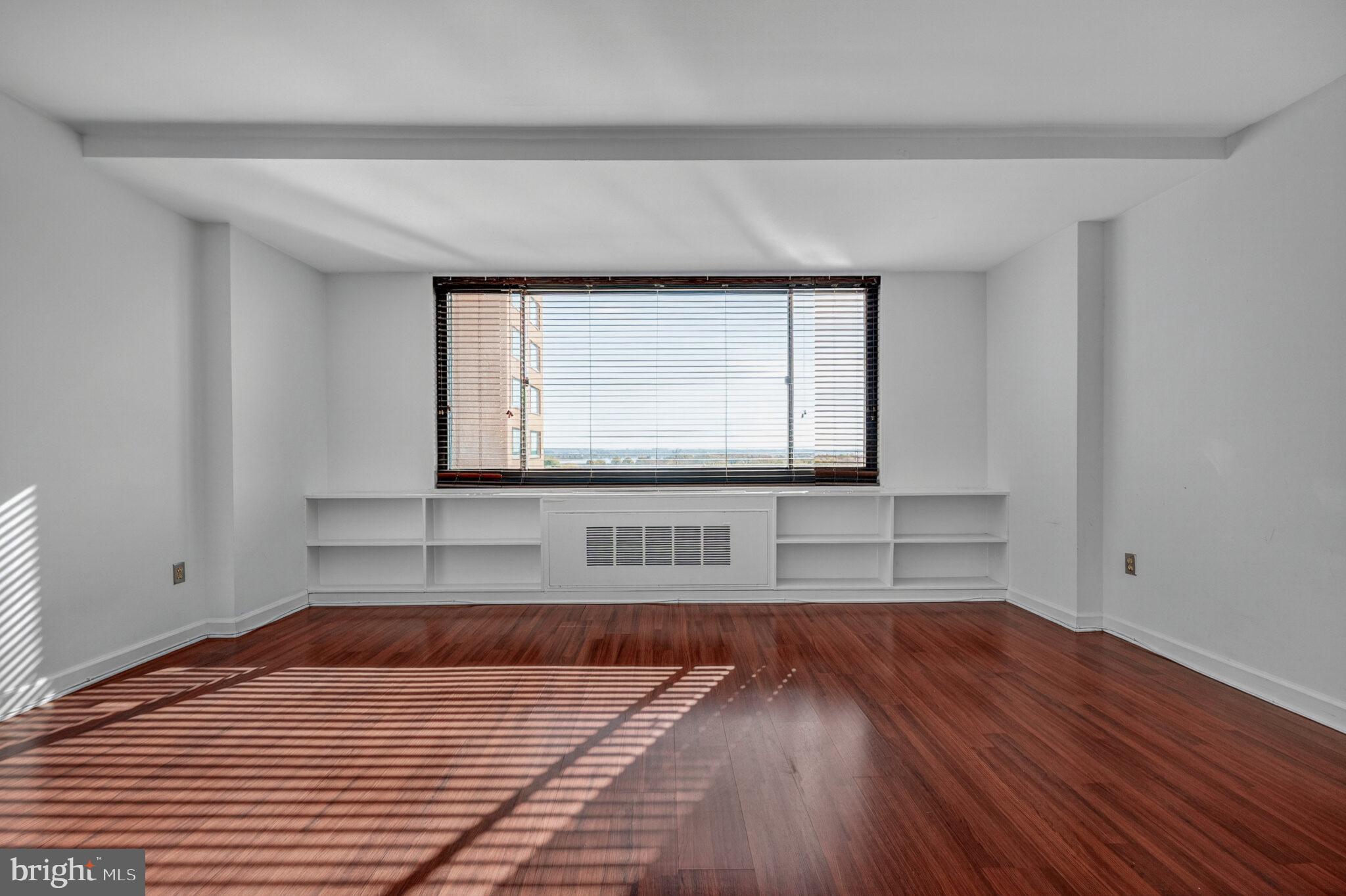 RIVER PLACE - Residential