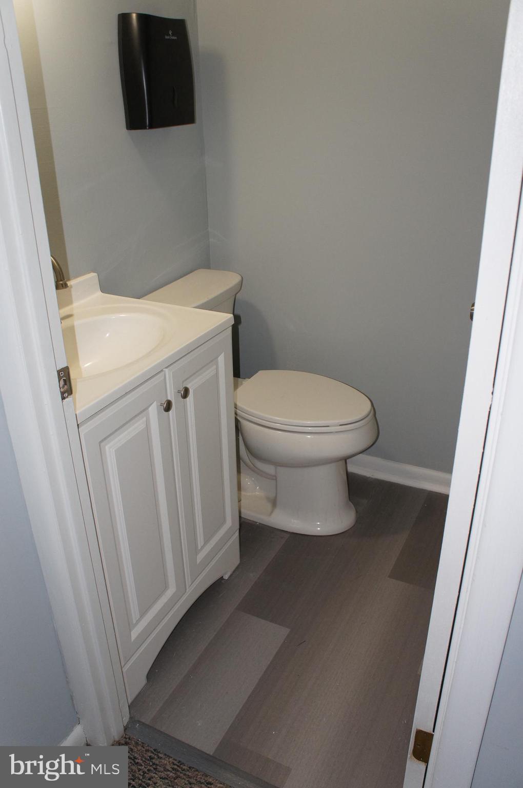 FRANKFORD - Commercial Lease