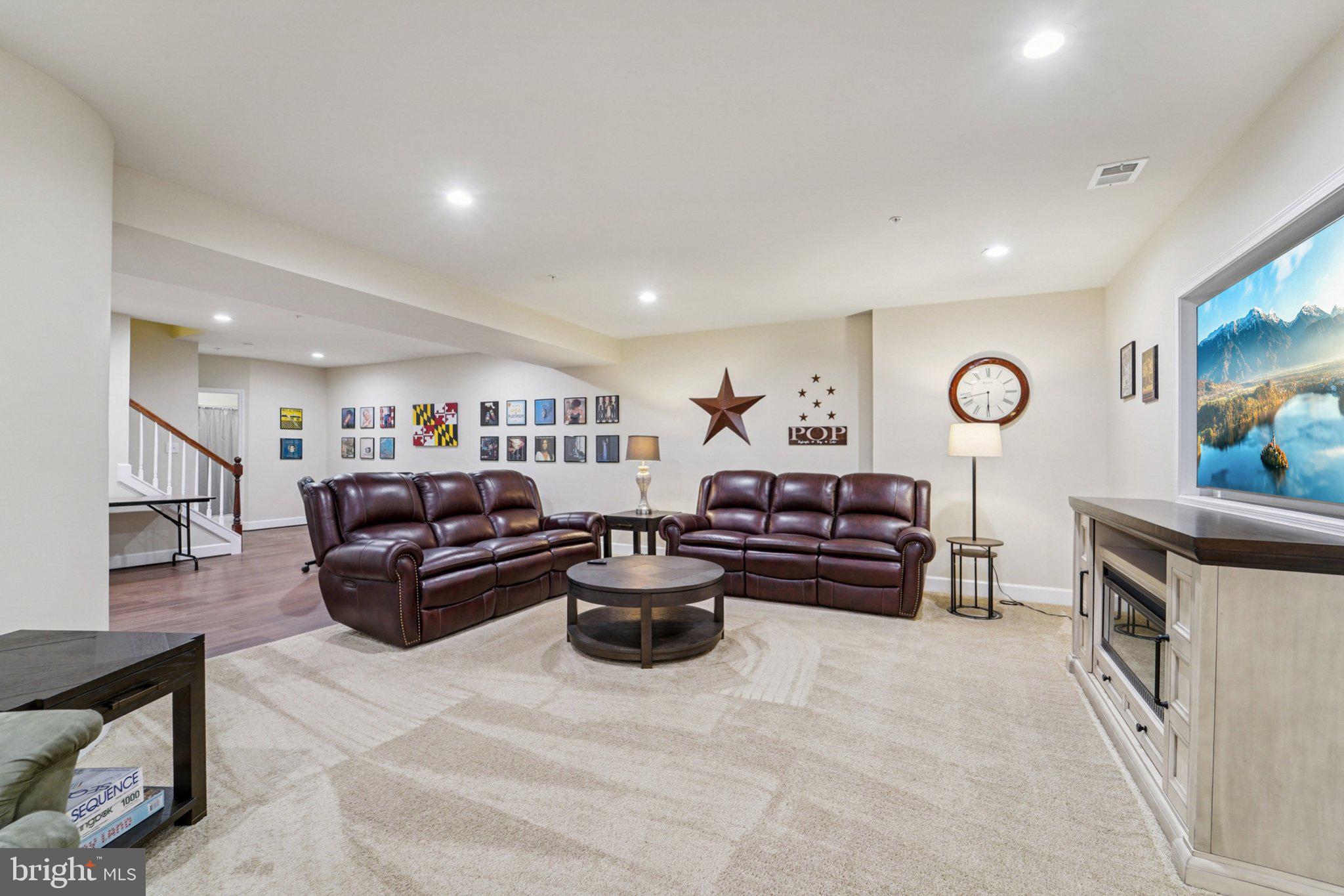 TWO RIVERS - Residential