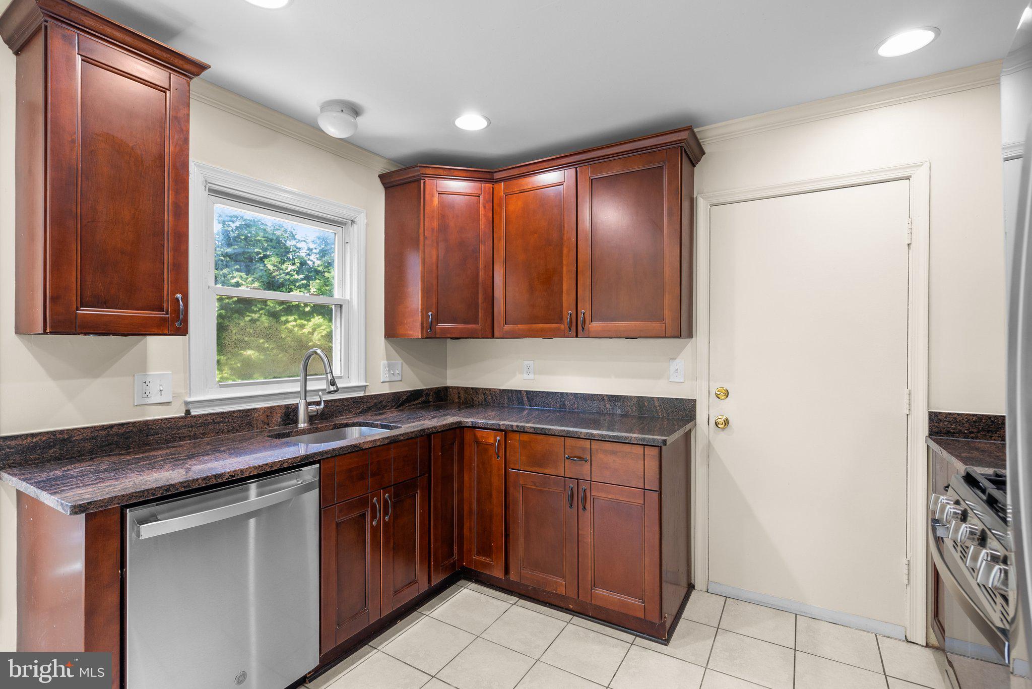 PT ROCKVILLE TWN RES 1 - Residential Lease