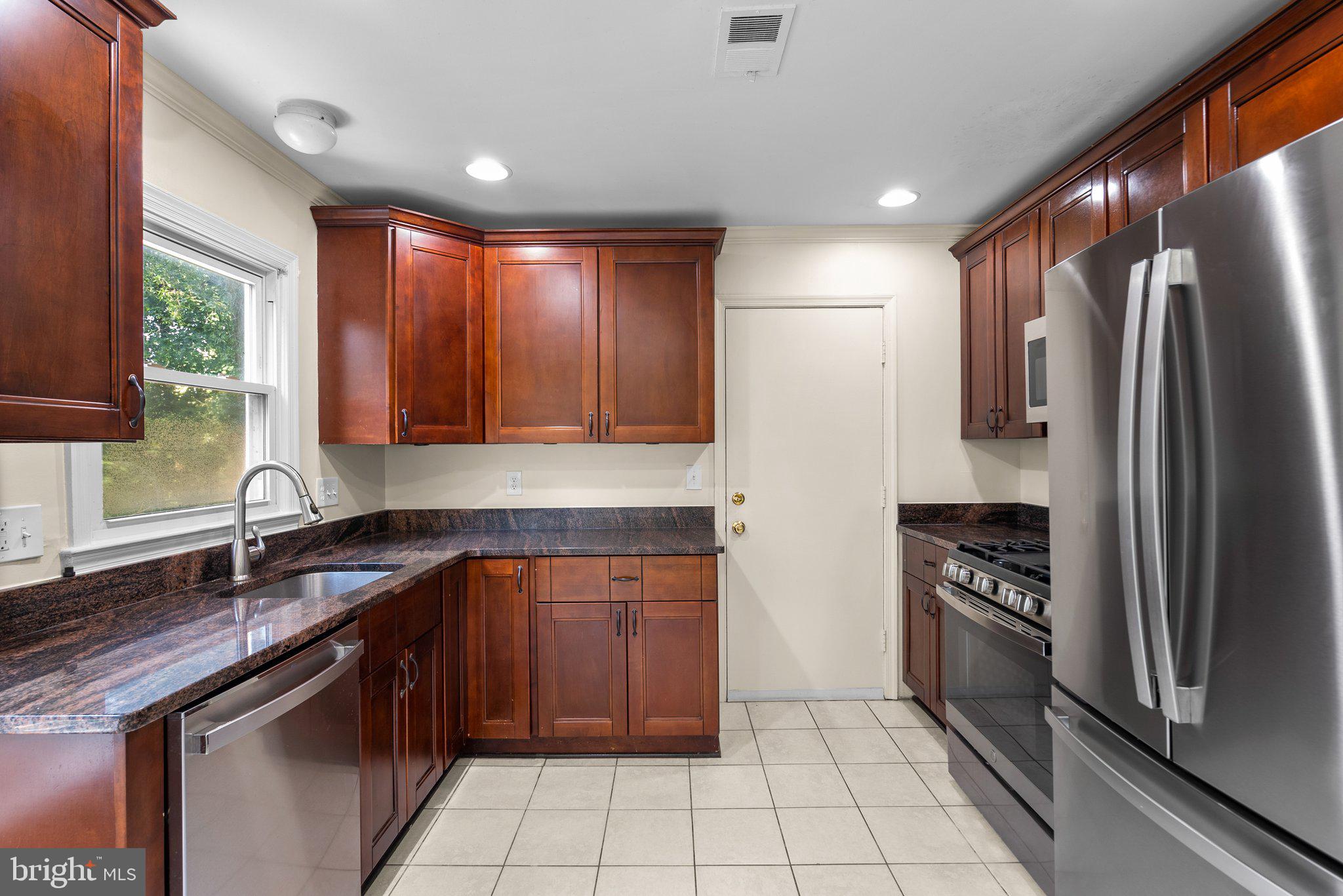 PT ROCKVILLE TWN RES 1 - Residential Lease