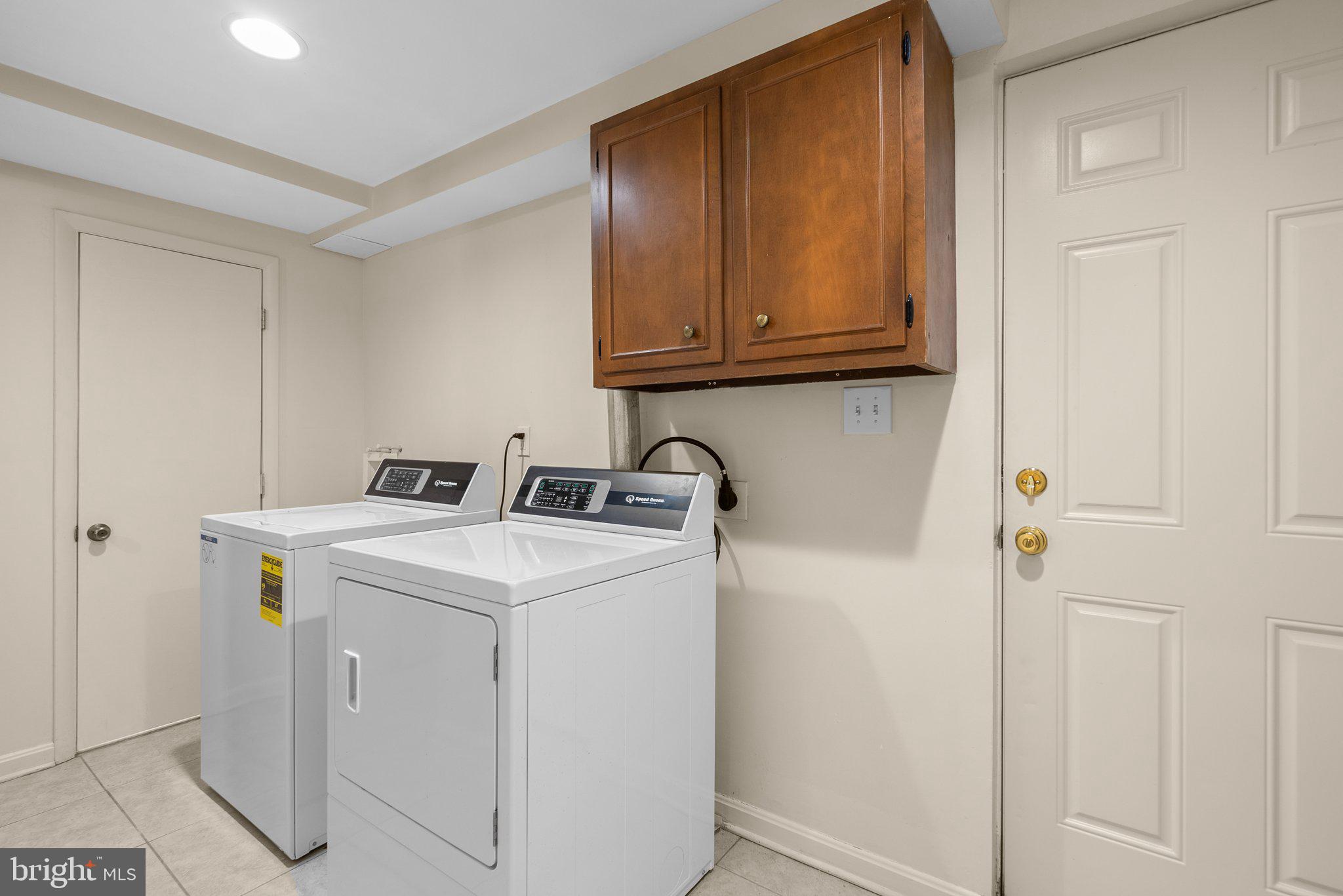 PT ROCKVILLE TWN RES 1 - Residential Lease