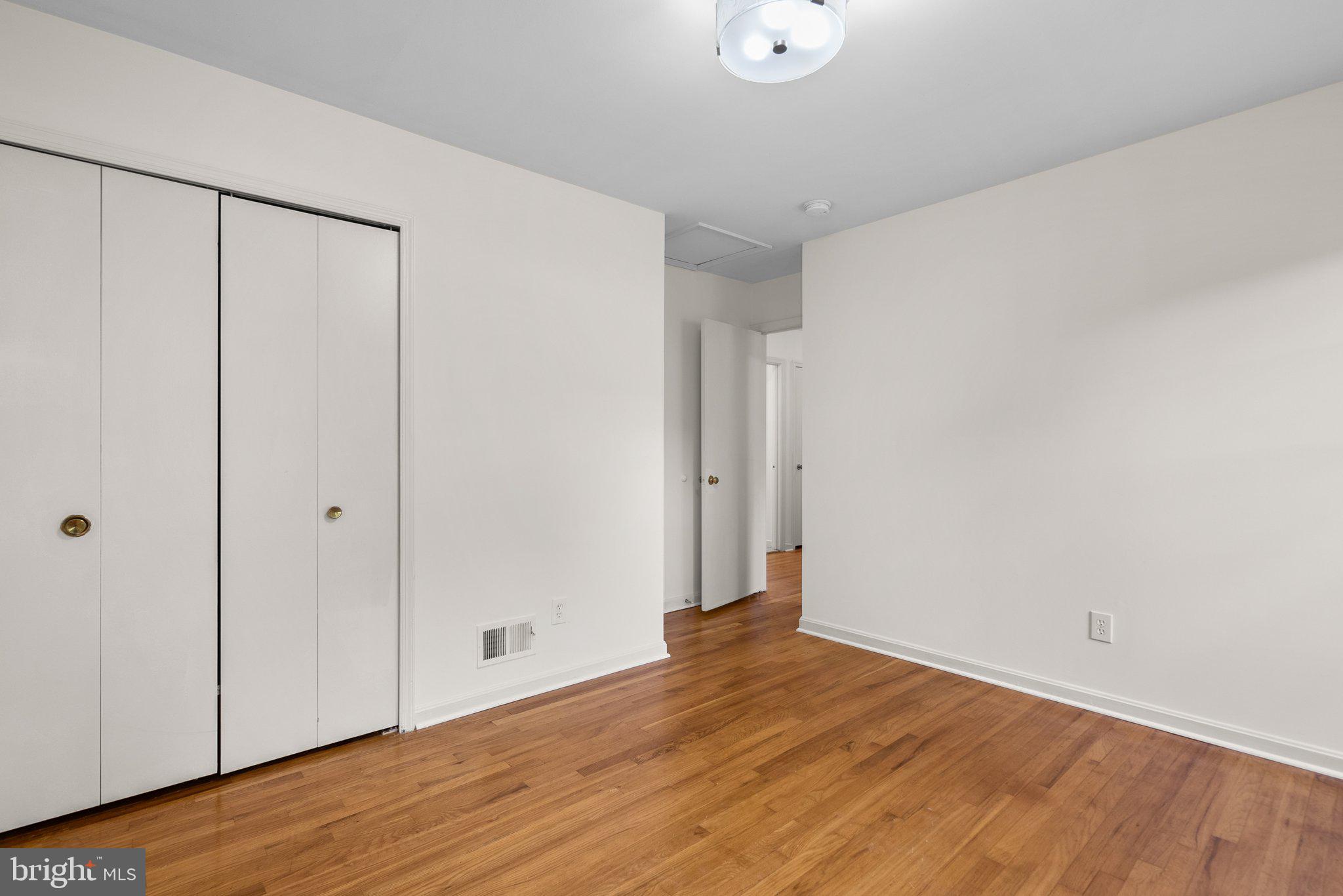 PT ROCKVILLE TWN RES 1 - Residential Lease