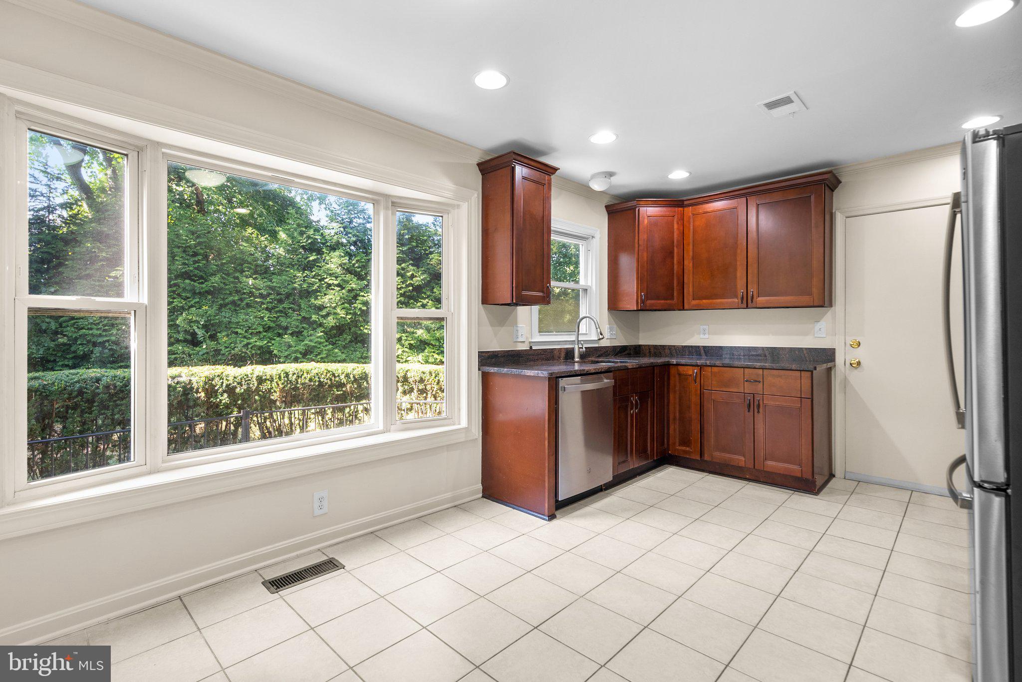 PT ROCKVILLE TWN RES 1 - Residential Lease