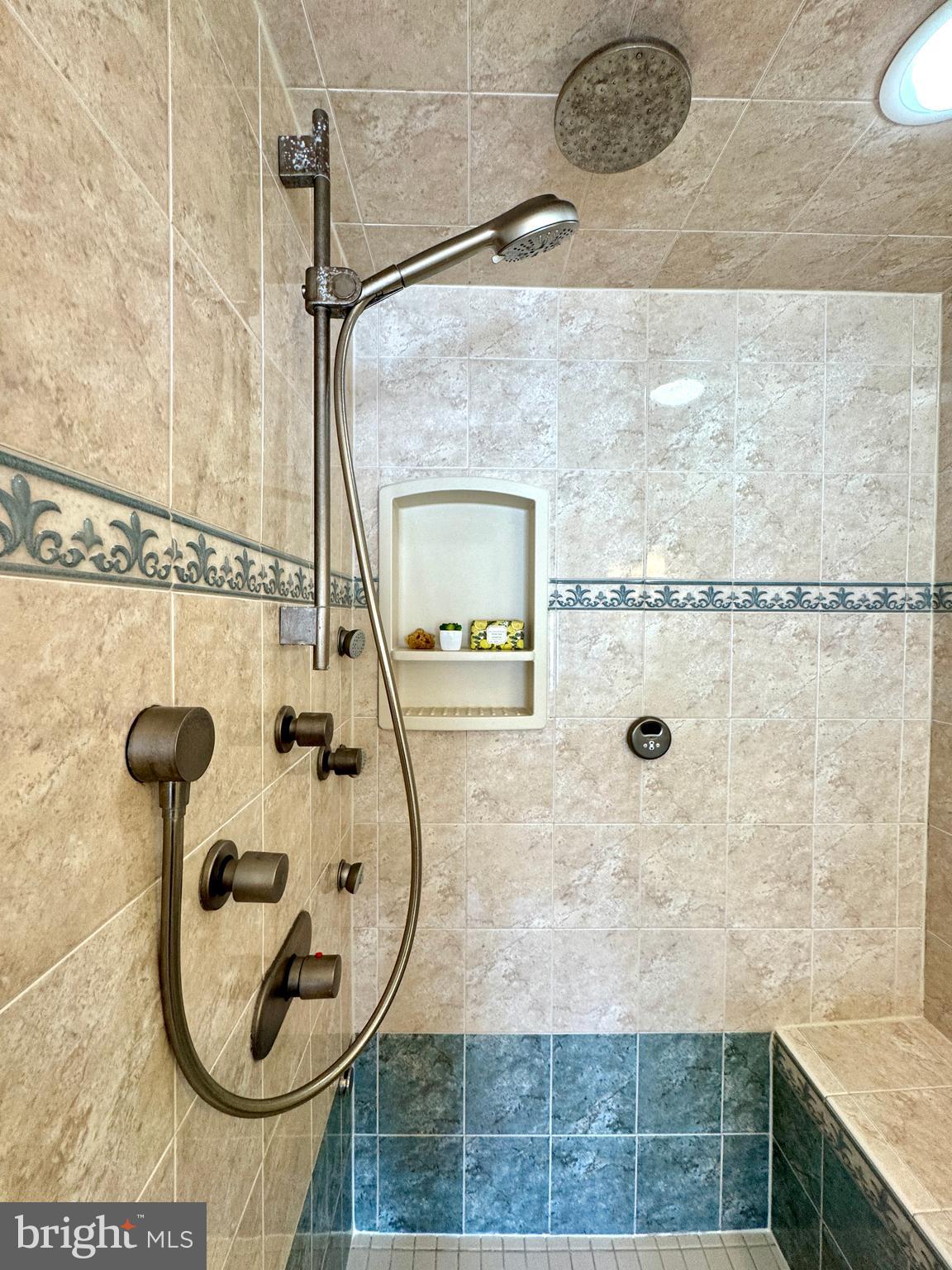 POTOMAC GLEN - Residential