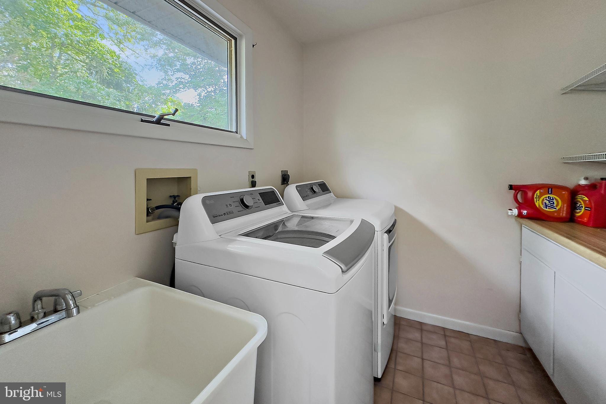 TWIN HARBORS - Residential