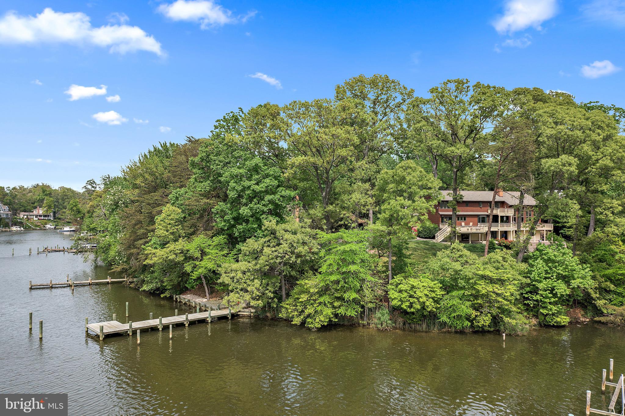 TWIN HARBORS - Residential