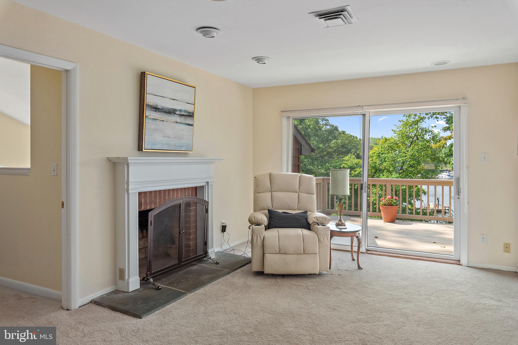 TWIN HARBORS - Residential