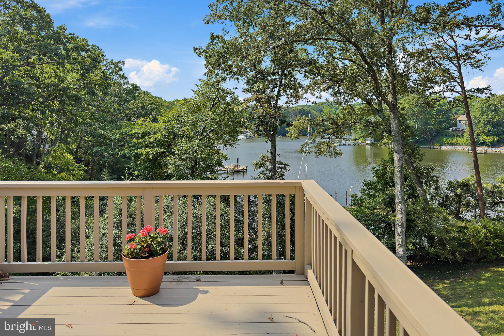 TWIN HARBORS - Residential