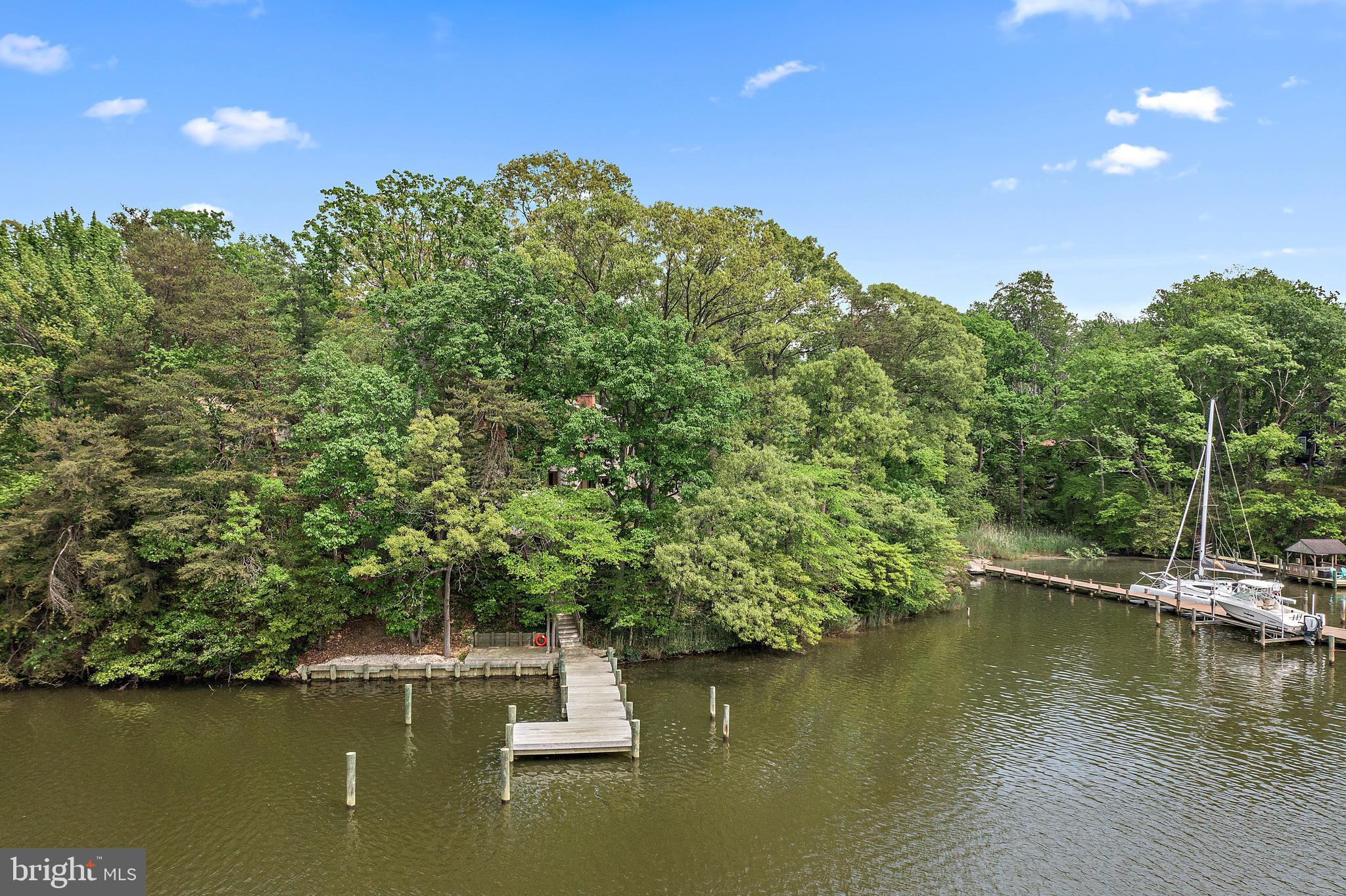 TWIN HARBORS - Residential