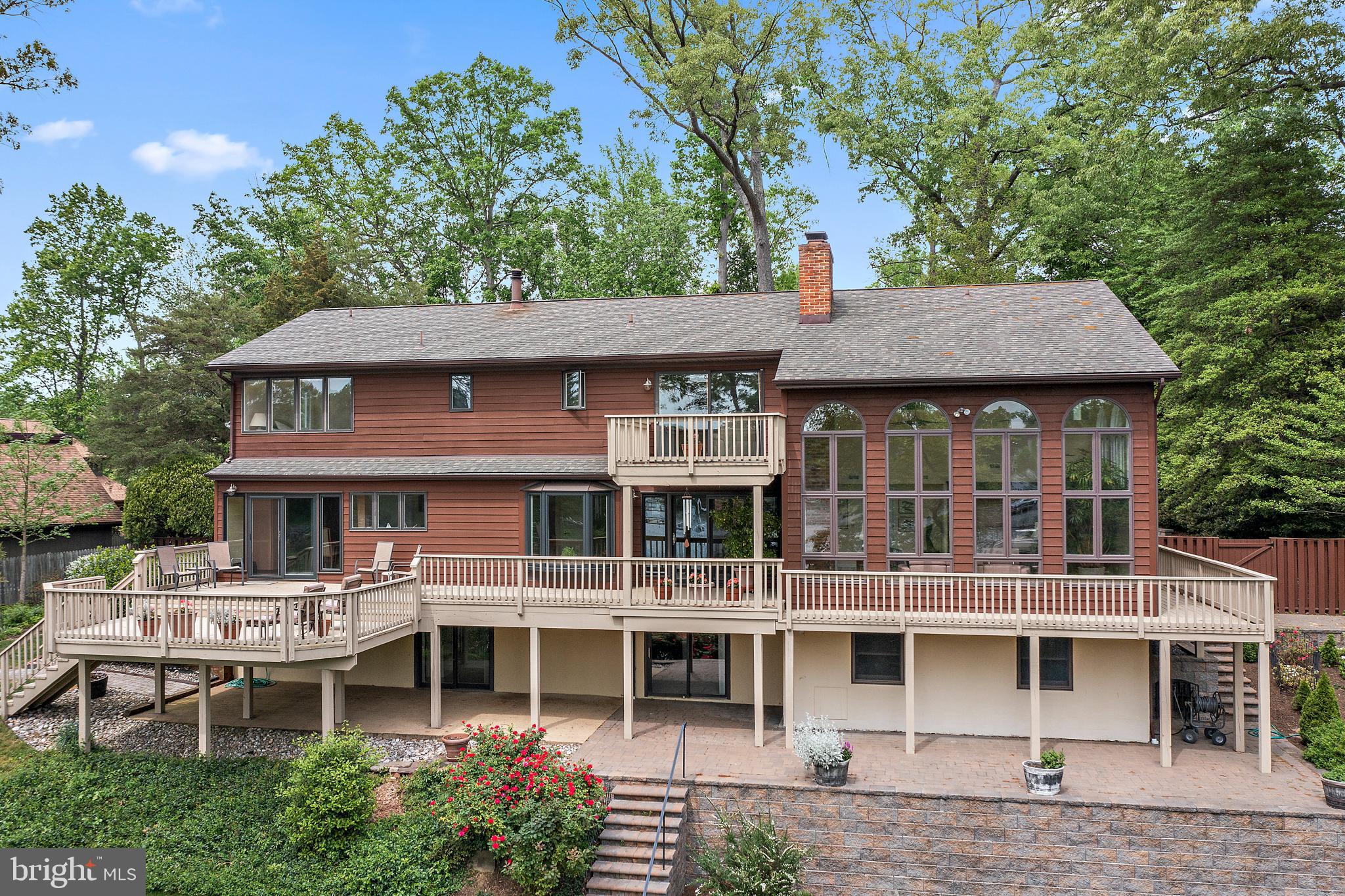 TWIN HARBORS - Residential