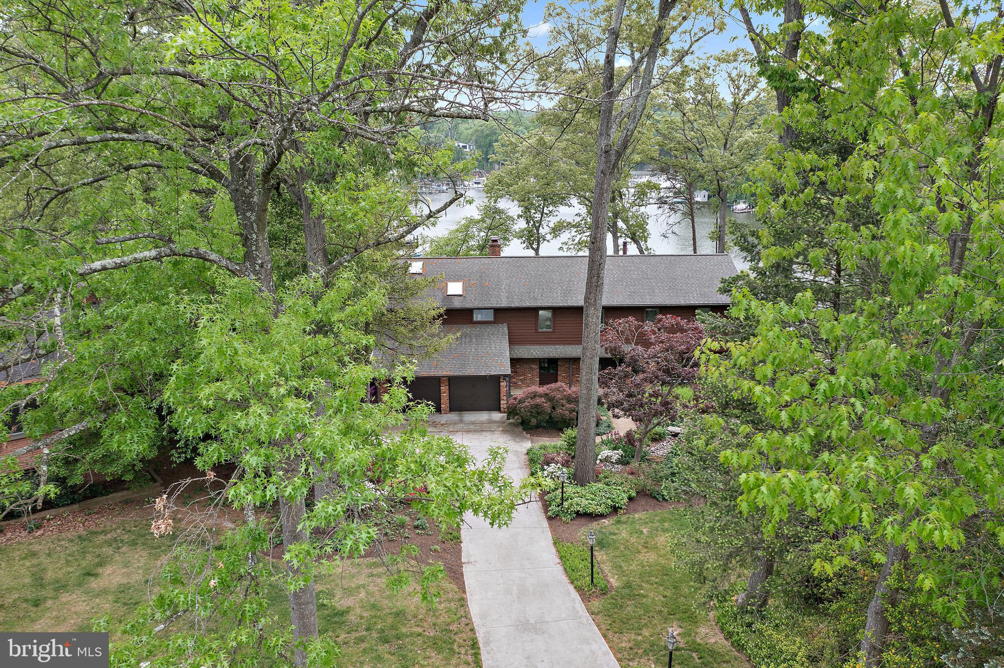 TWIN HARBORS - Residential