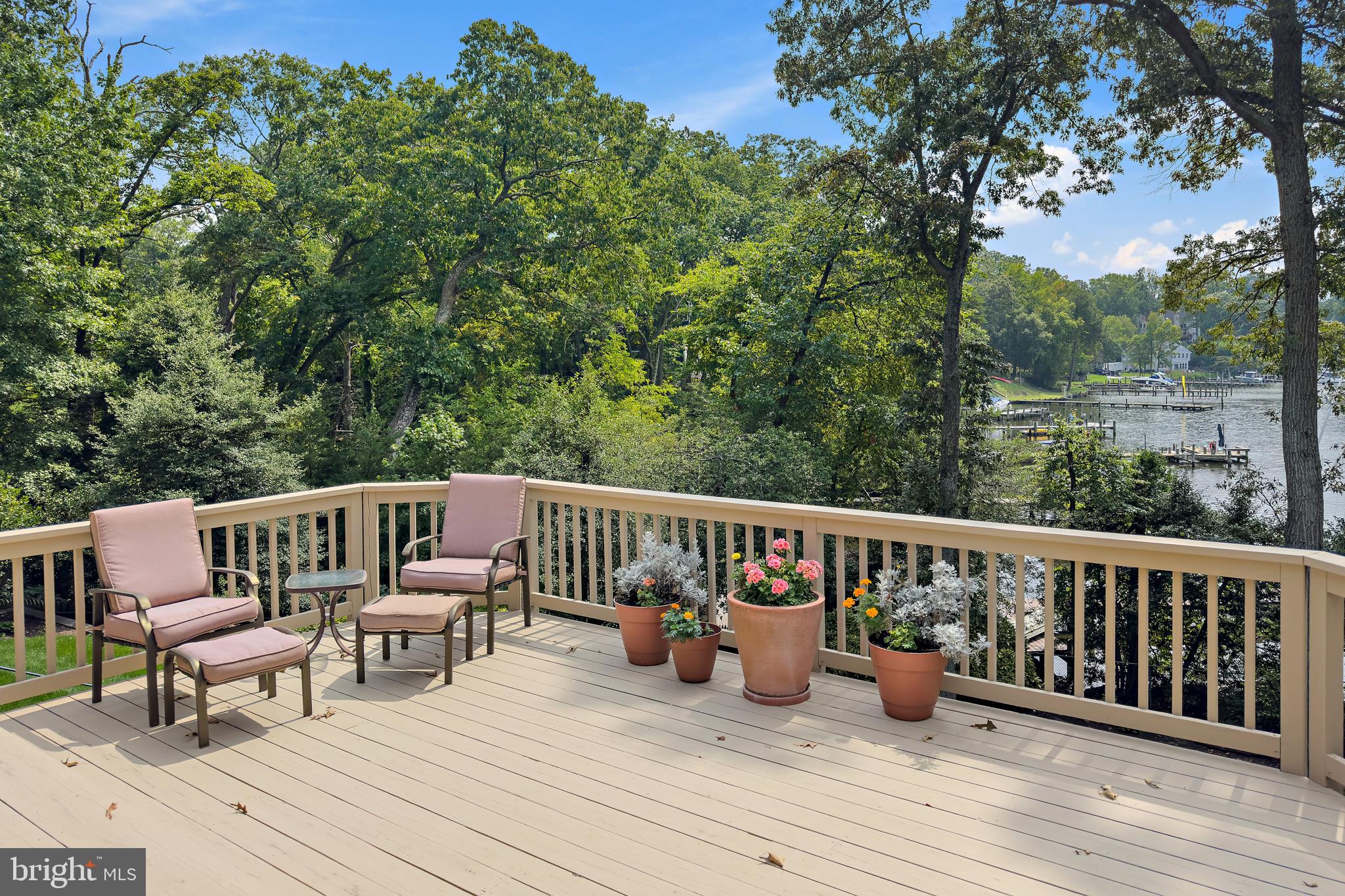 TWIN HARBORS - Residential