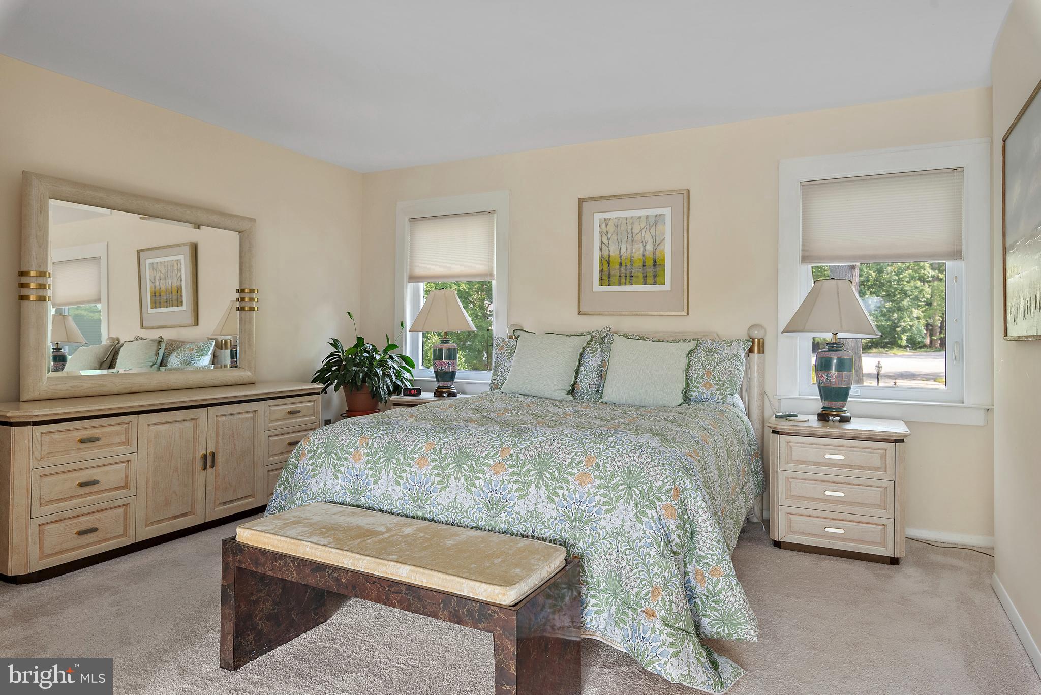 TWIN HARBORS - Residential