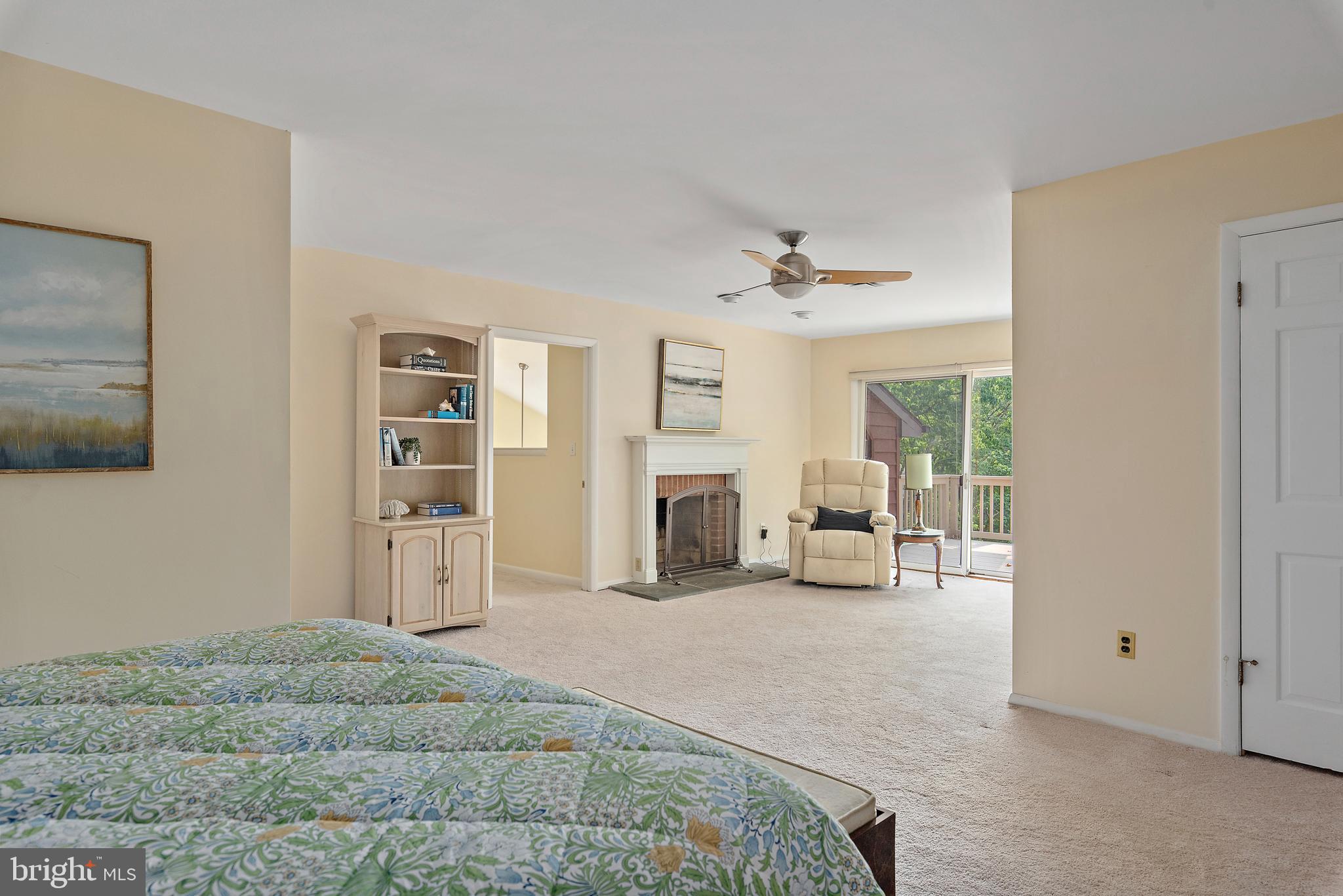 TWIN HARBORS - Residential