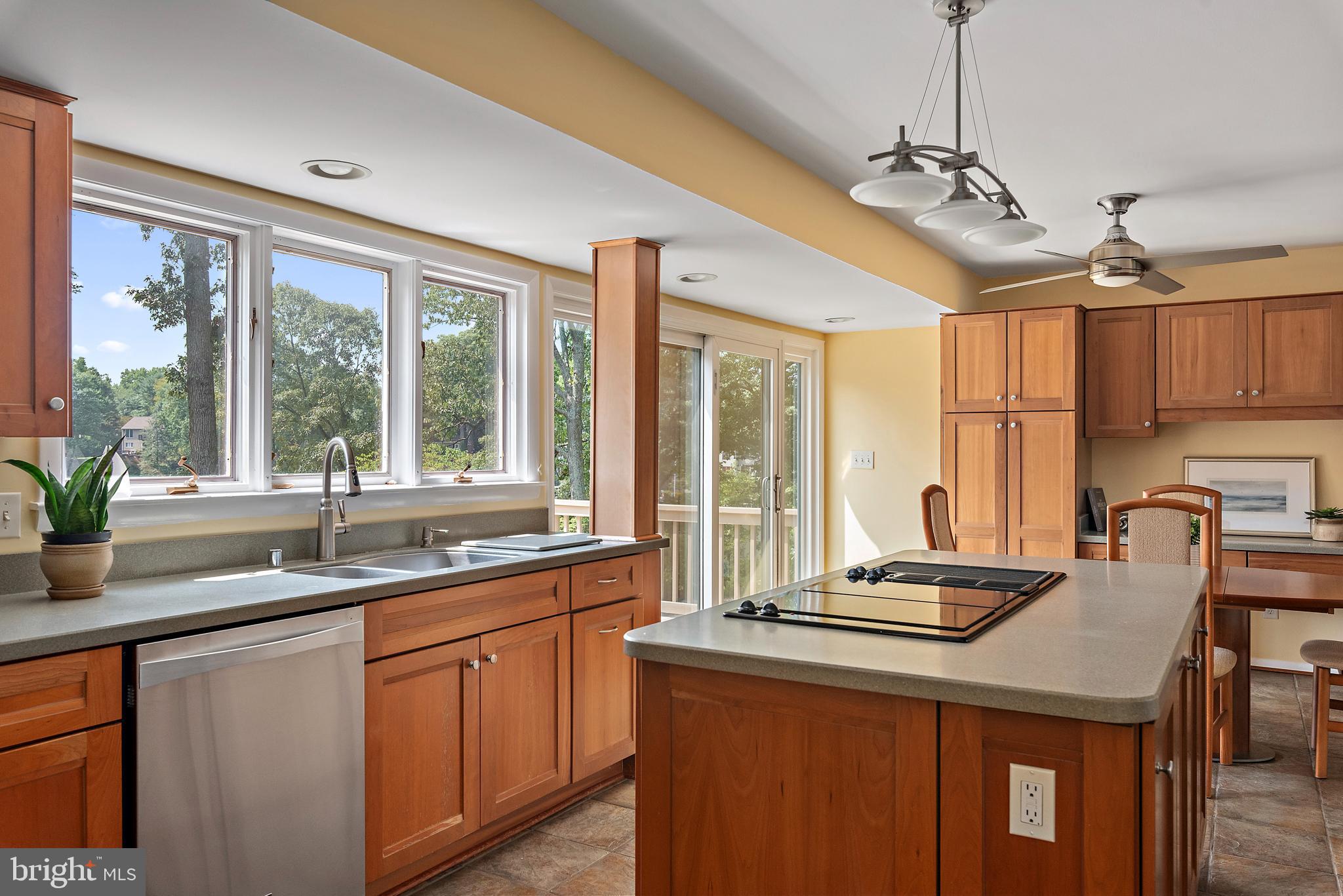 TWIN HARBORS - Residential