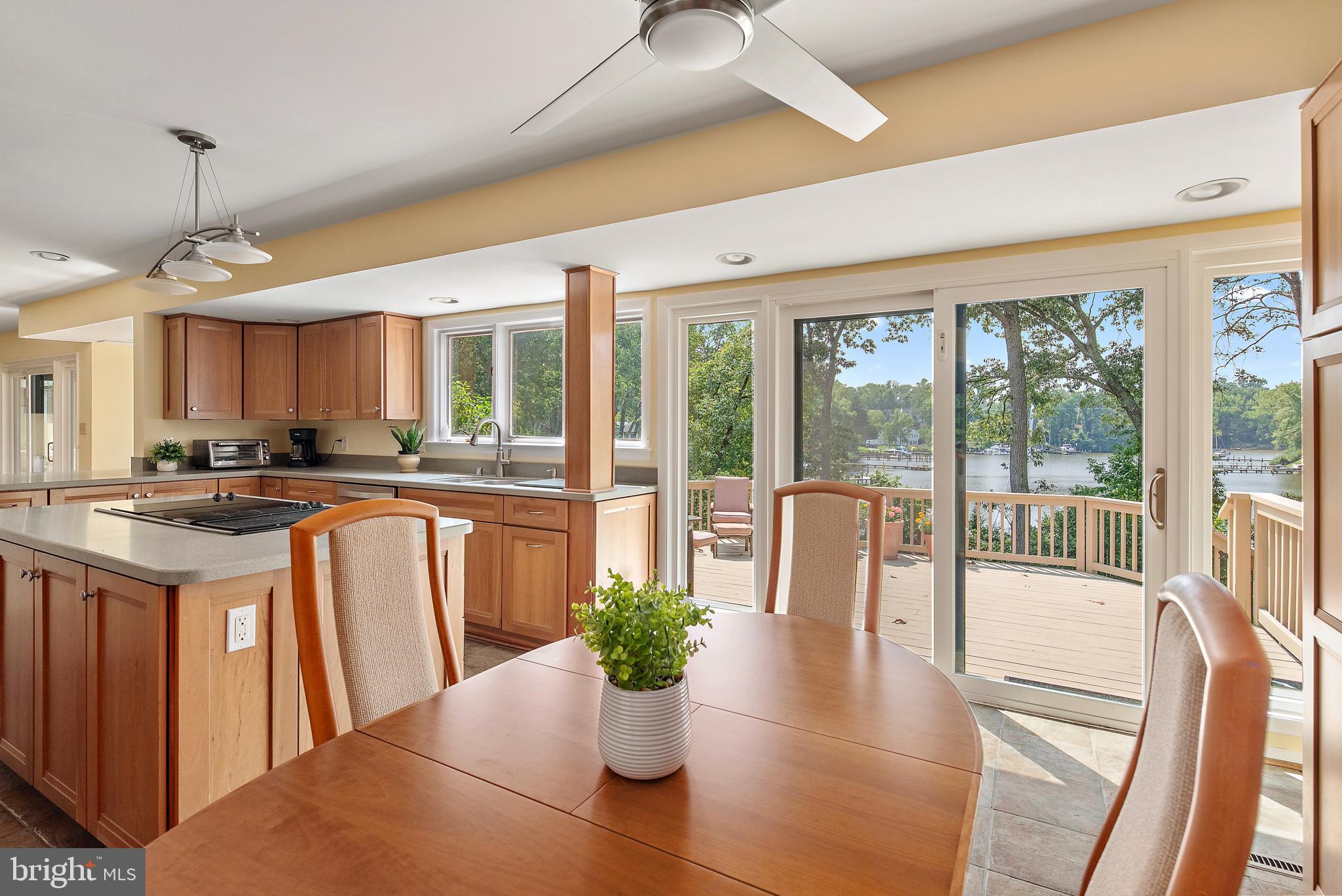 TWIN HARBORS - Residential