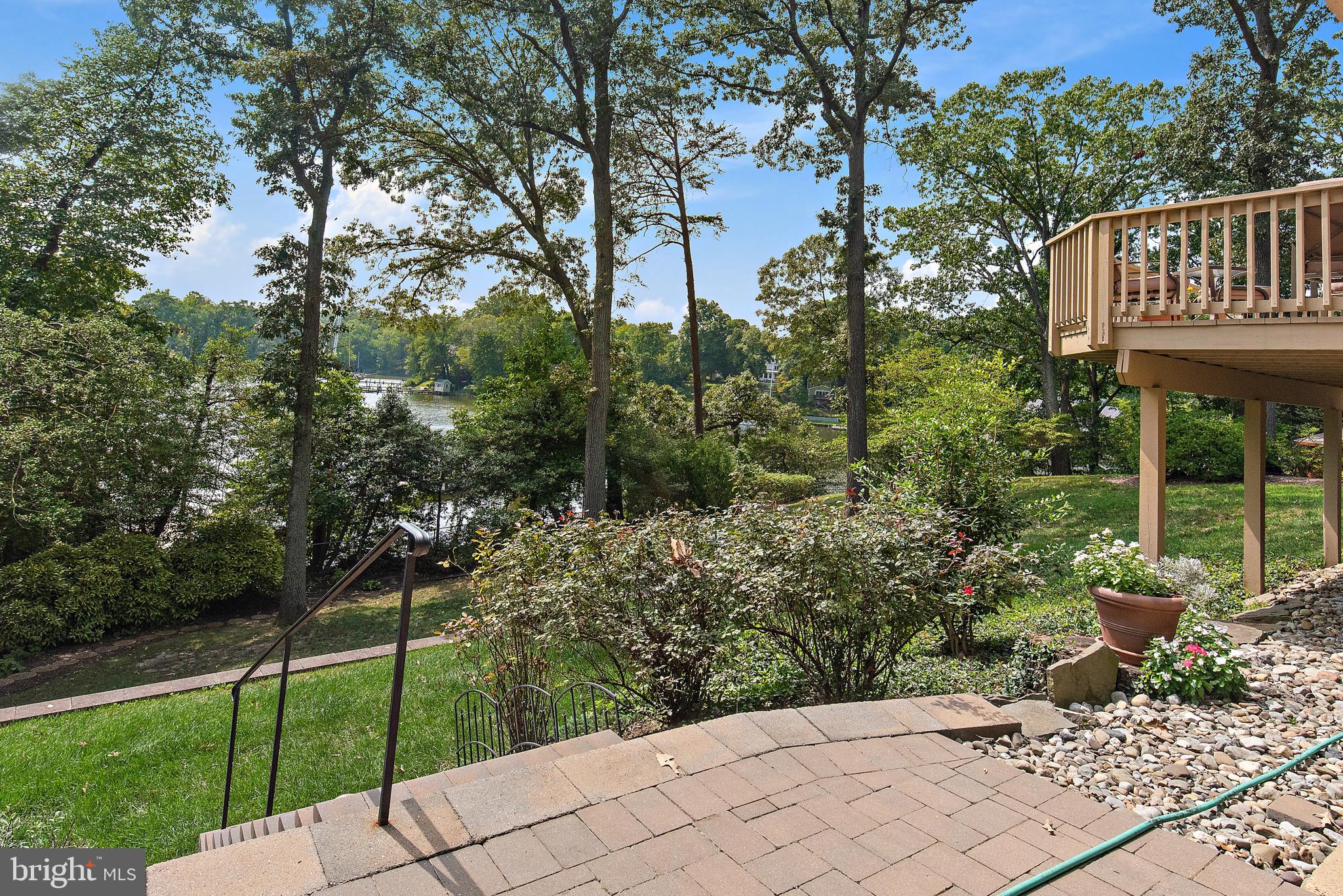 TWIN HARBORS - Residential