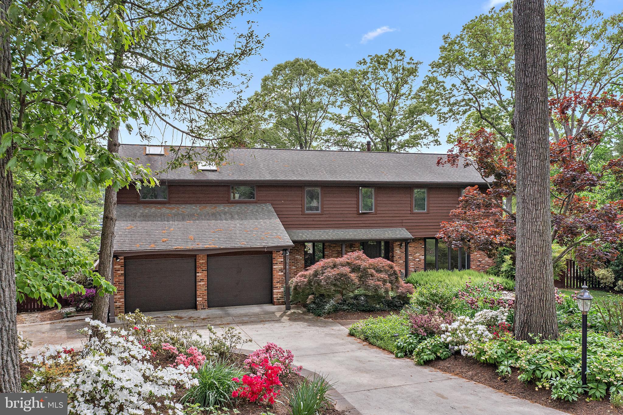 TWIN HARBORS - Residential