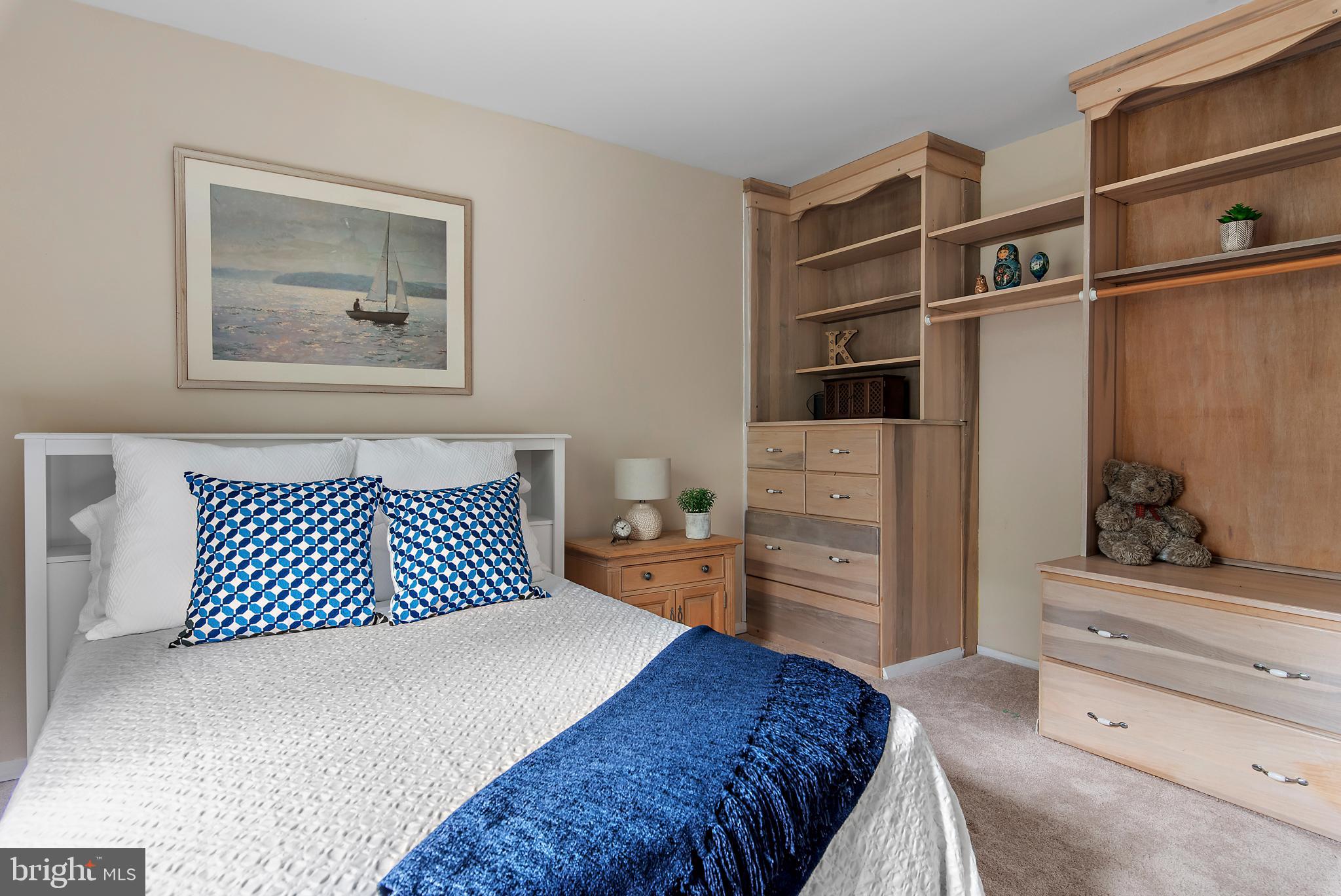 TWIN HARBORS - Residential