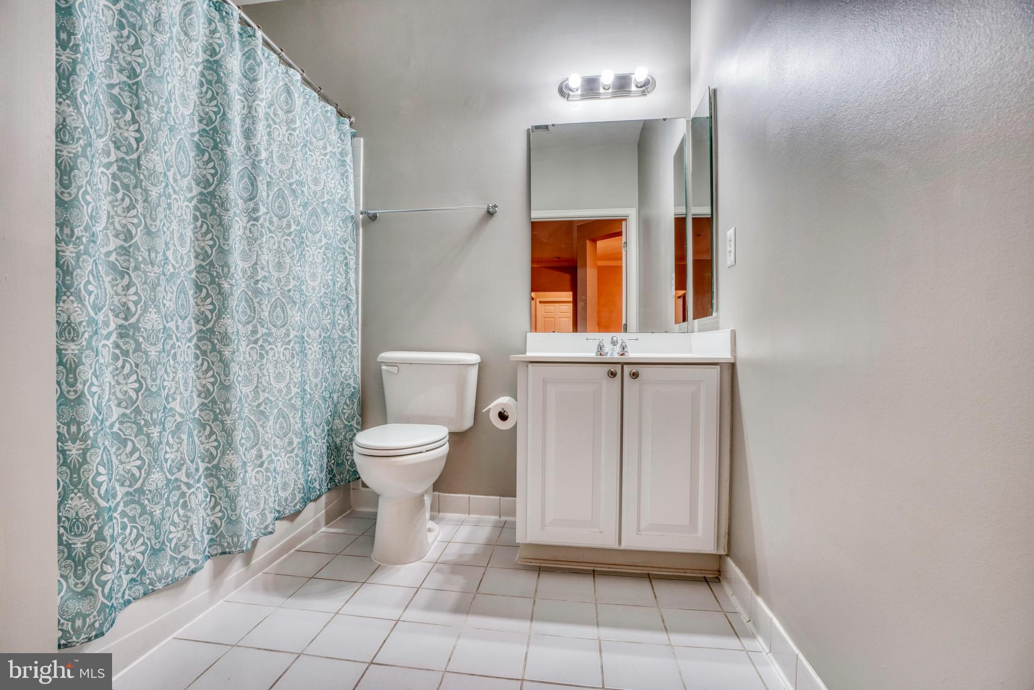 COURTYARDS AT WAVERLY WOODS EAST - Residential