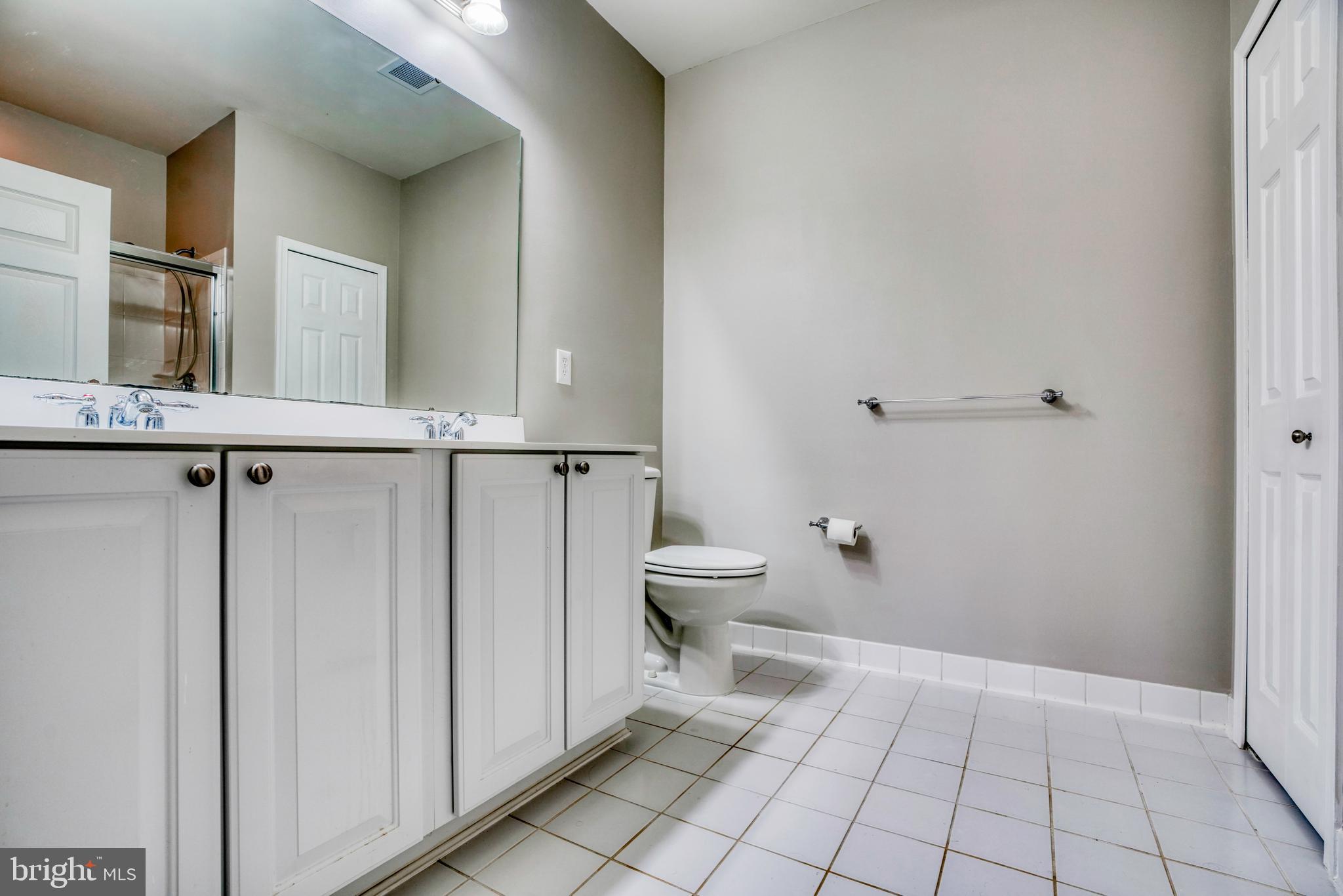 COURTYARDS AT WAVERLY WOODS EAST - Residential